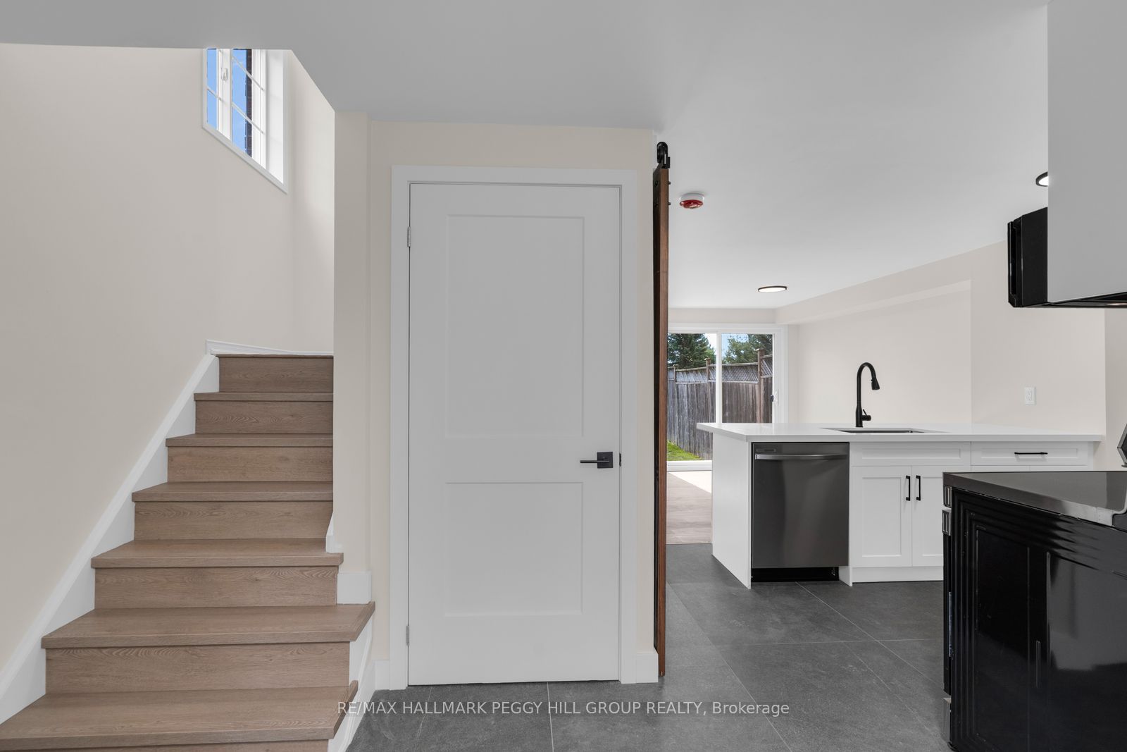 255 Dunsmore Lane Property Photo 7