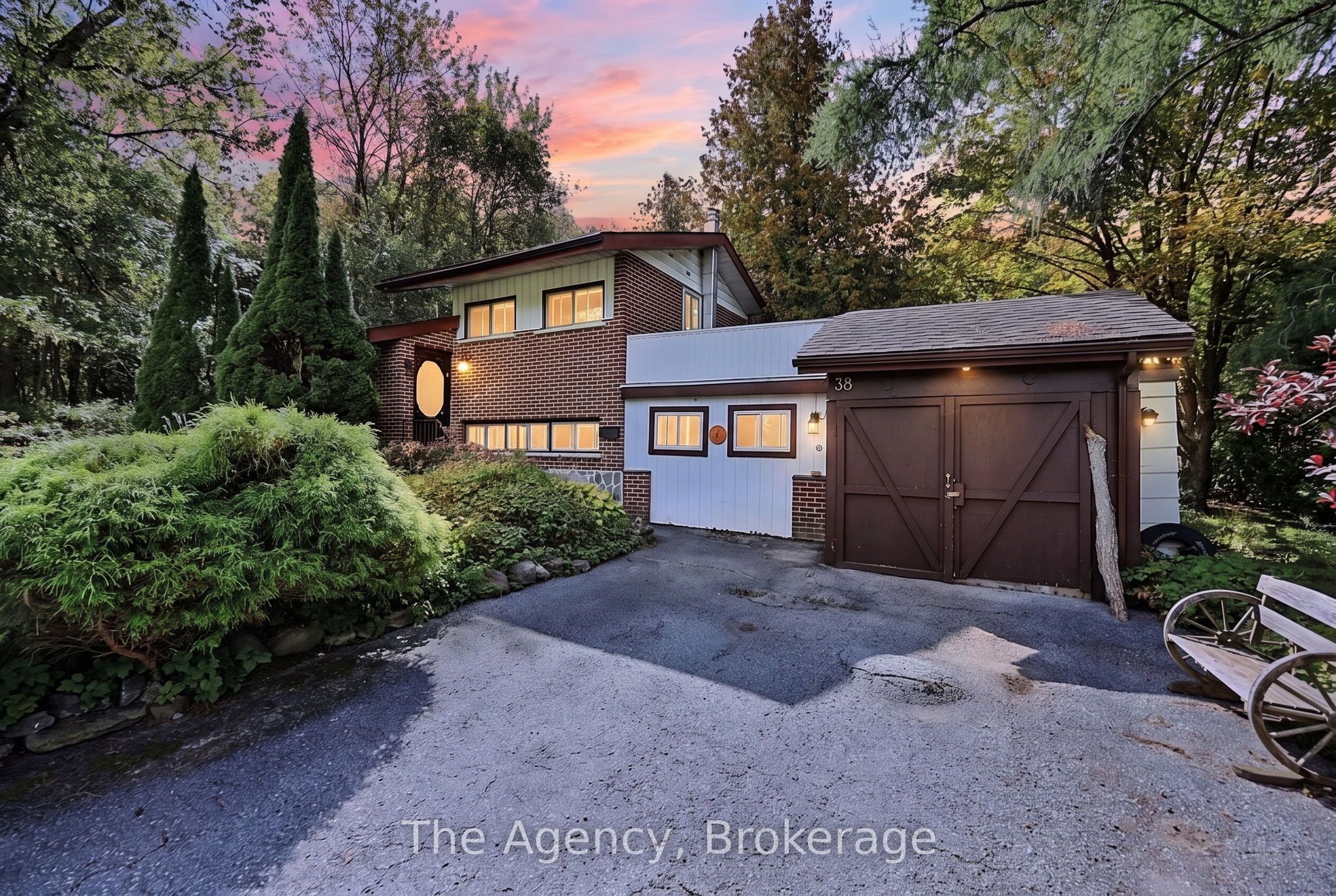 38 Pine Street Property Photo 1