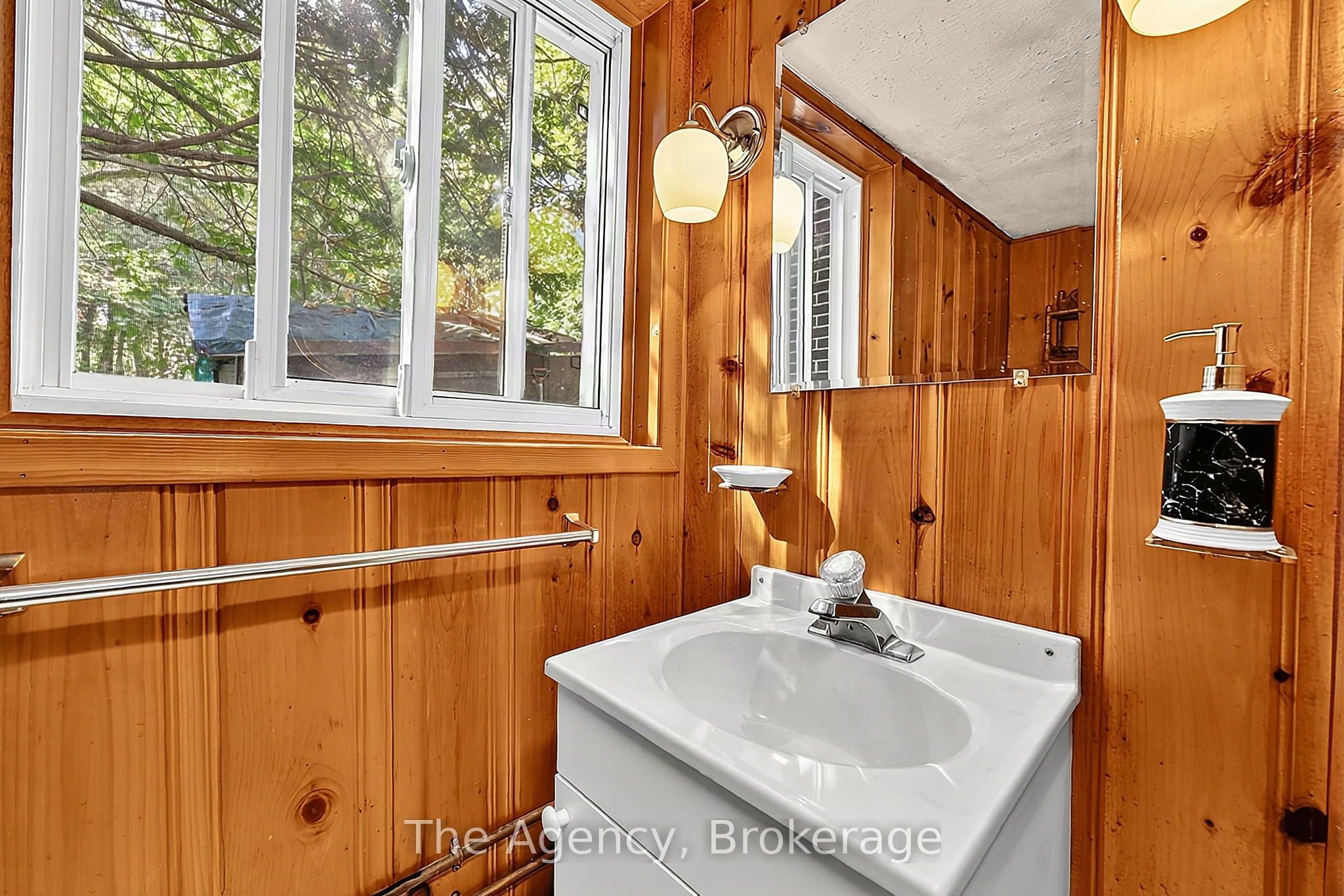 38 Pine Street Property Photo 25