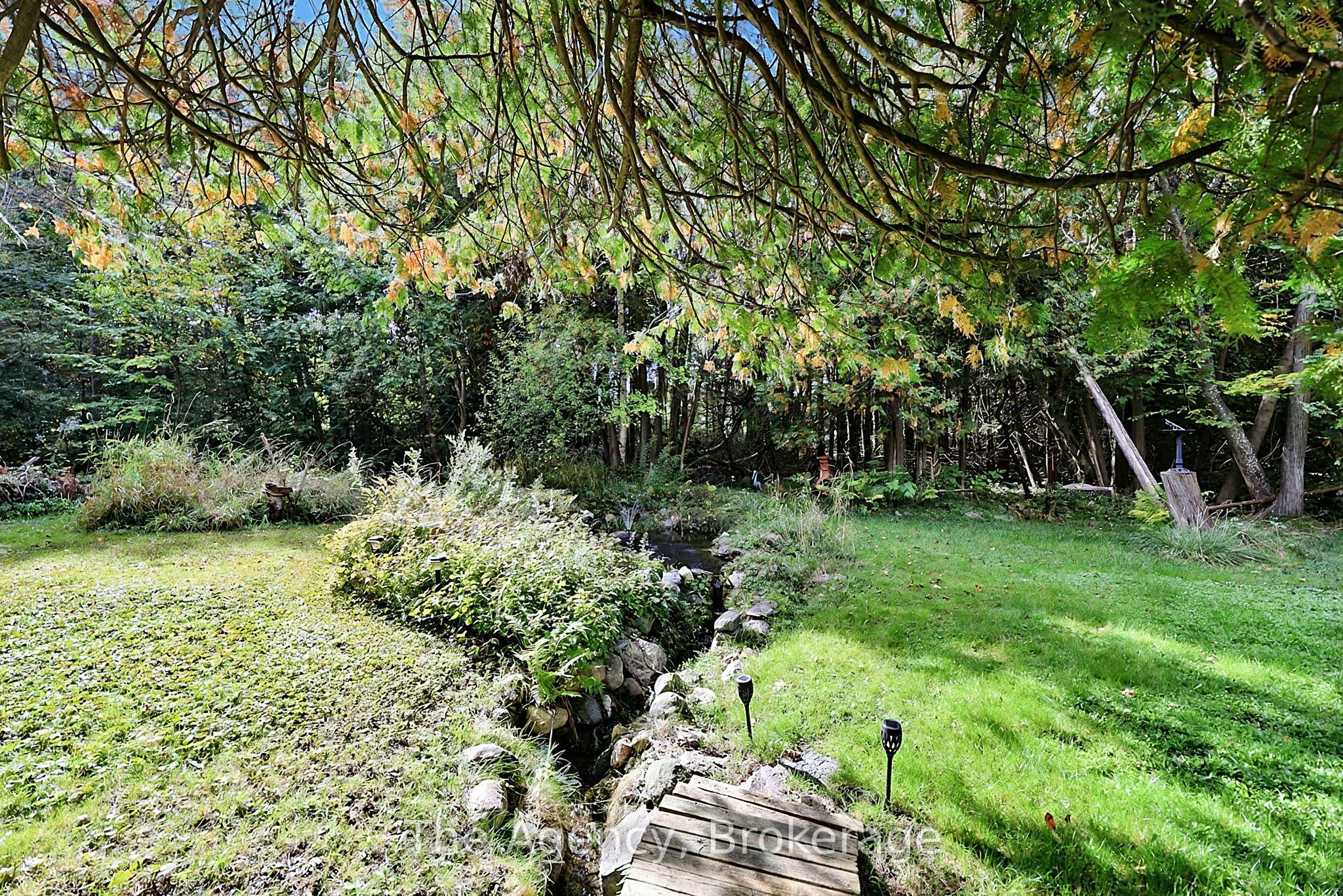 38 Pine Street Property Photo 27