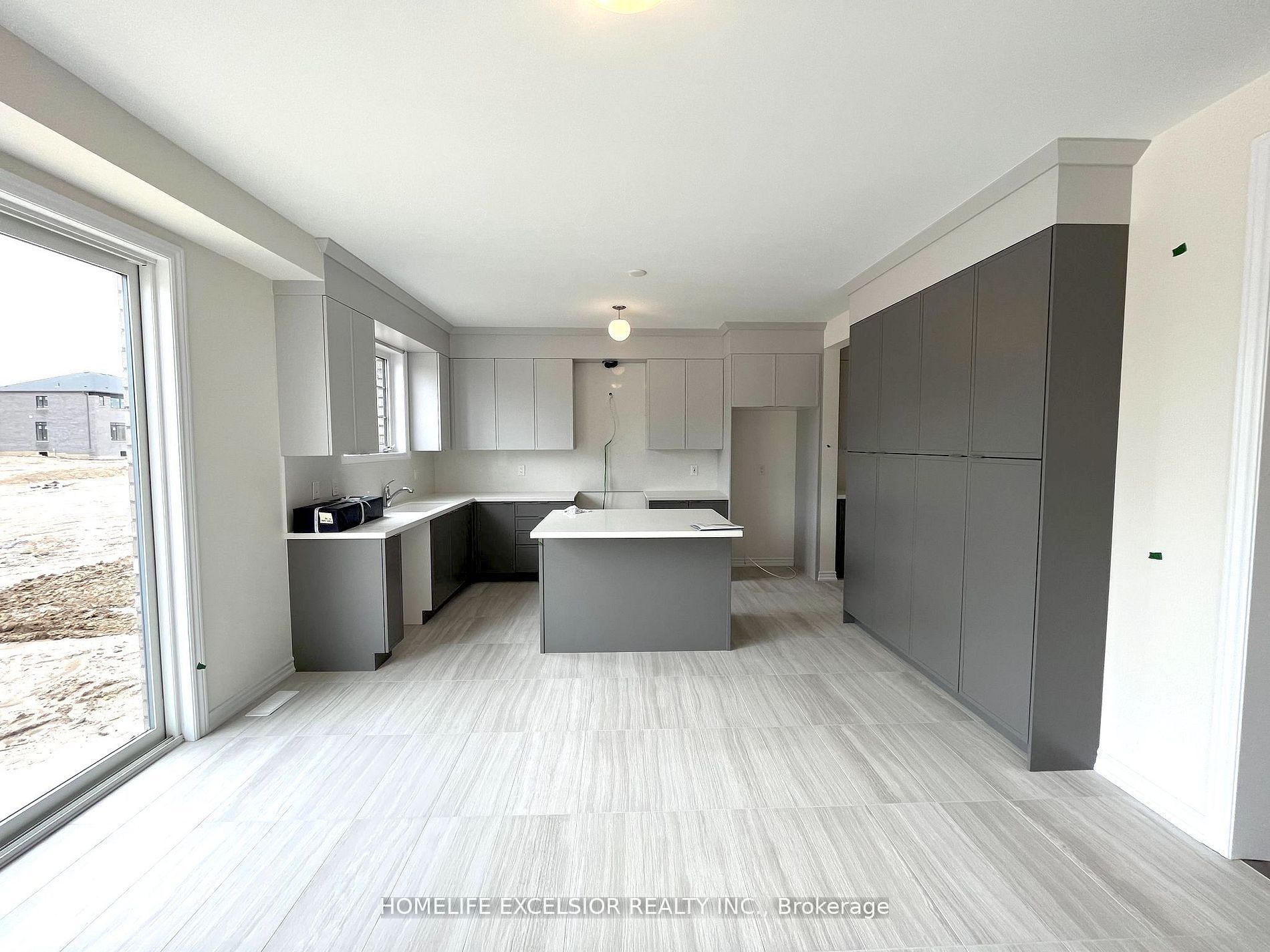 16 Rosanne Circ Property Photo 17