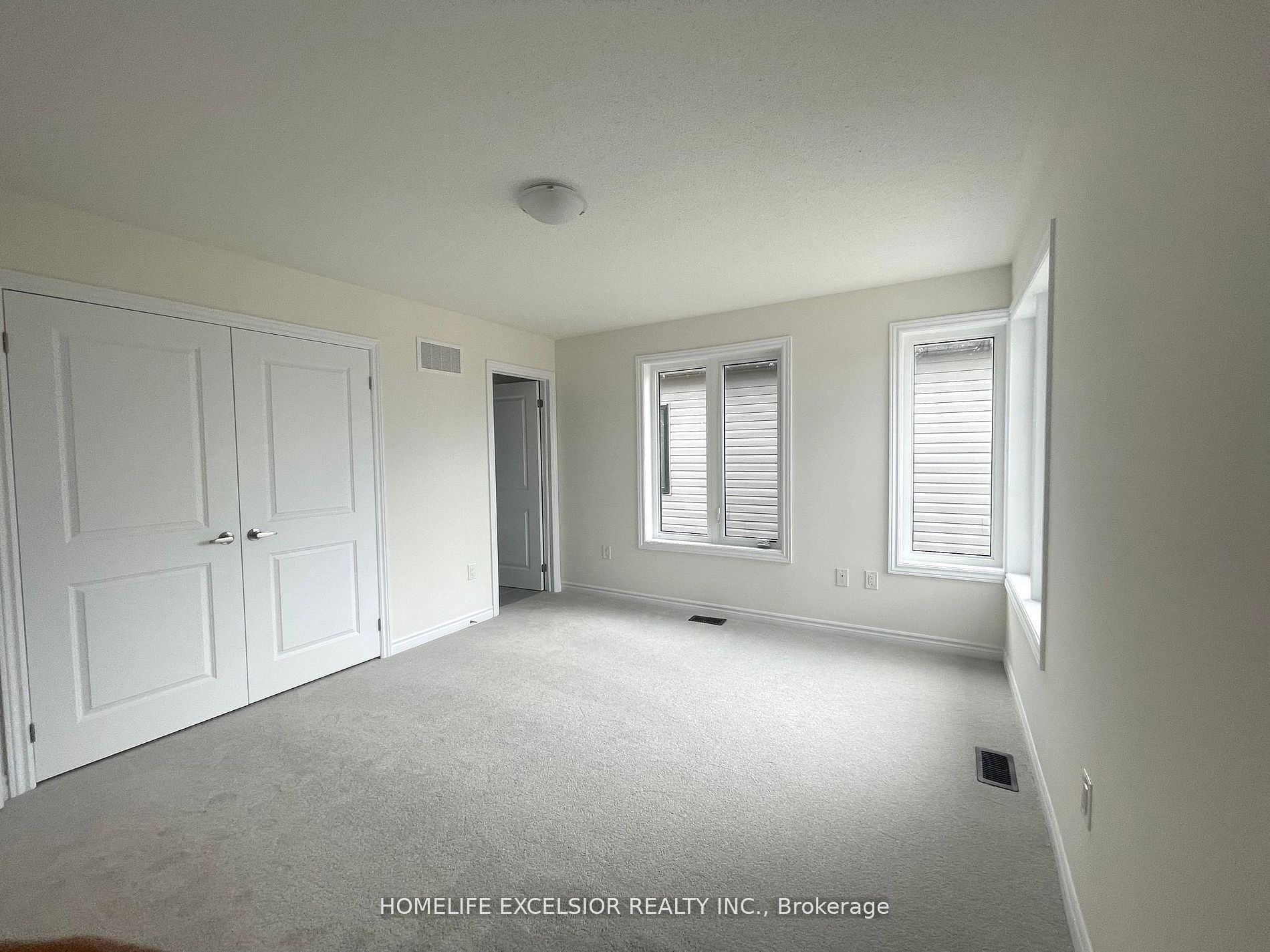 16 Rosanne Circ Property Photo 26
