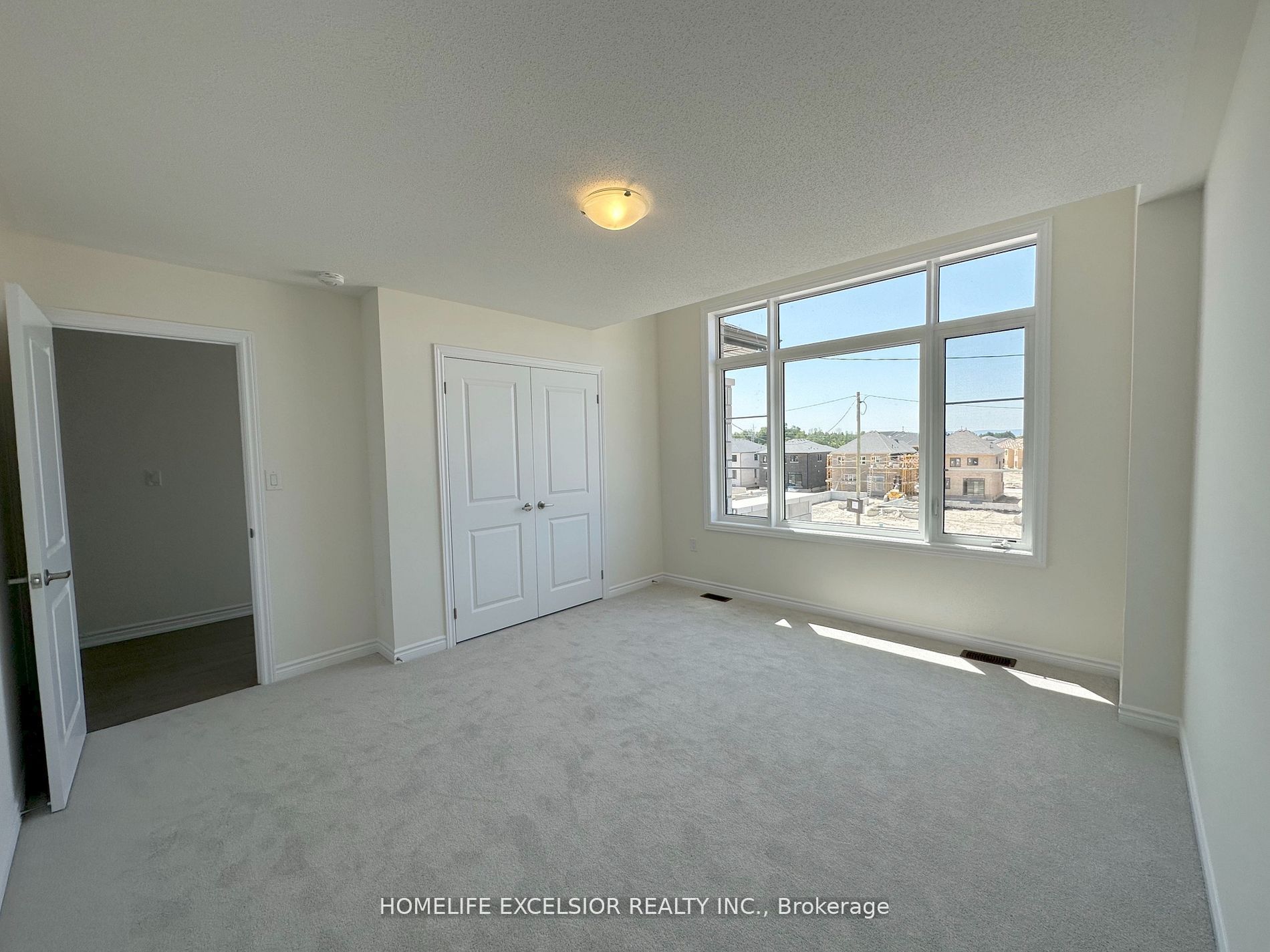 16 Rosanne Circ Property Photo 34