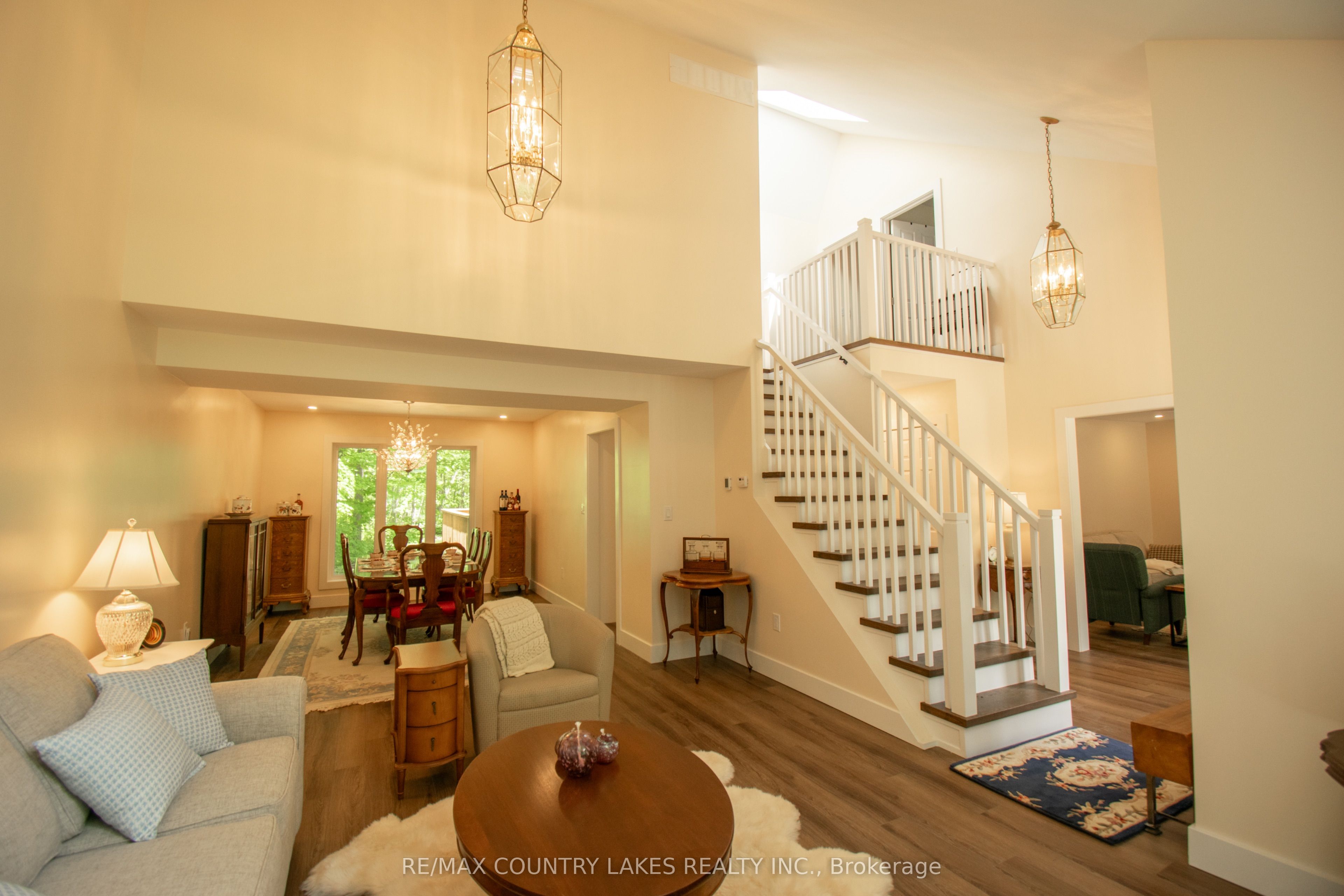 657 13th Line S Property Photo 5