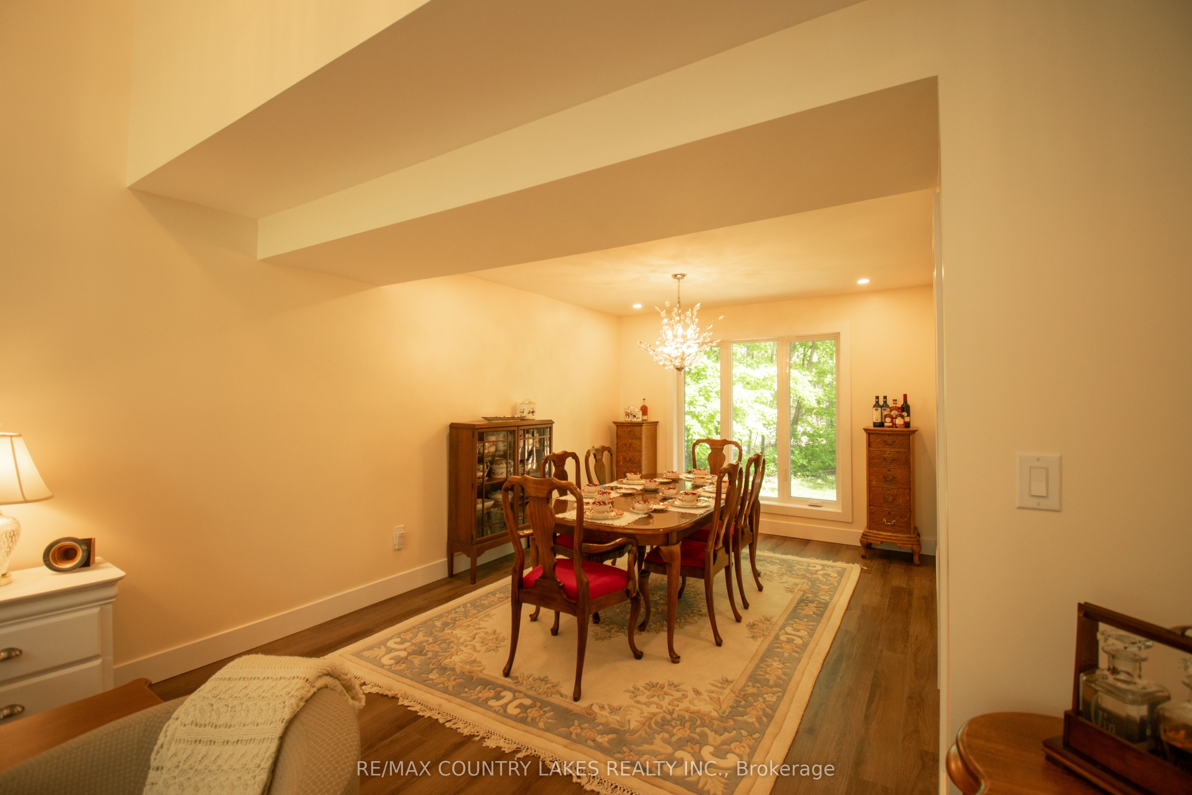 657 13th Line S Property Photo 6