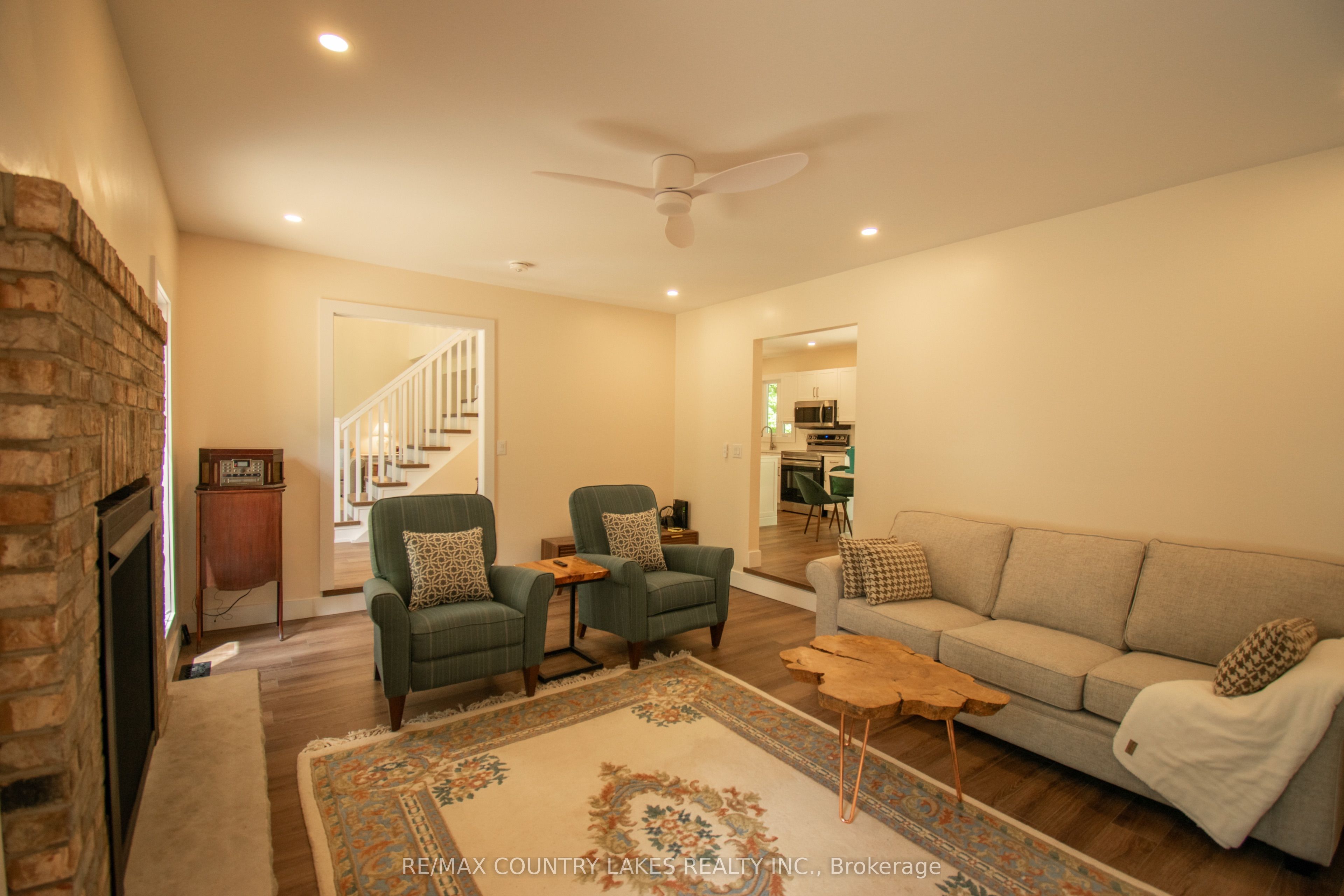 657 13th Line S Property Photo 8