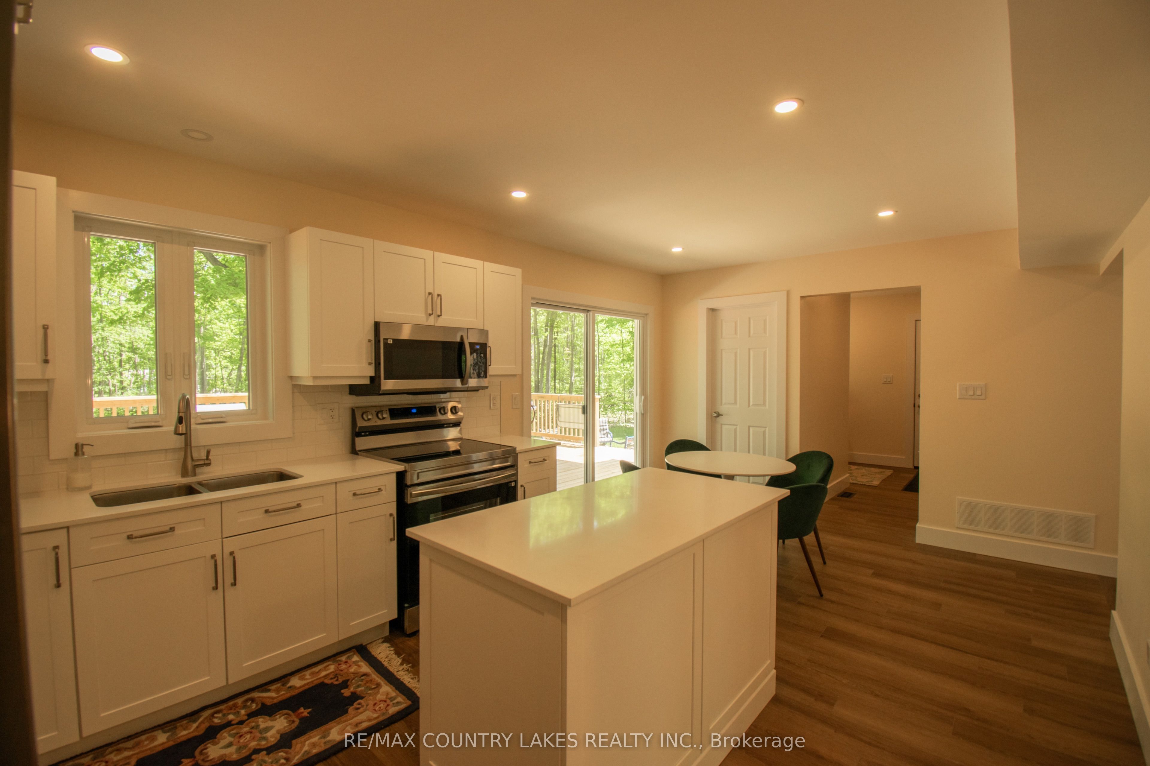 657 13th Line S Property Photo 14