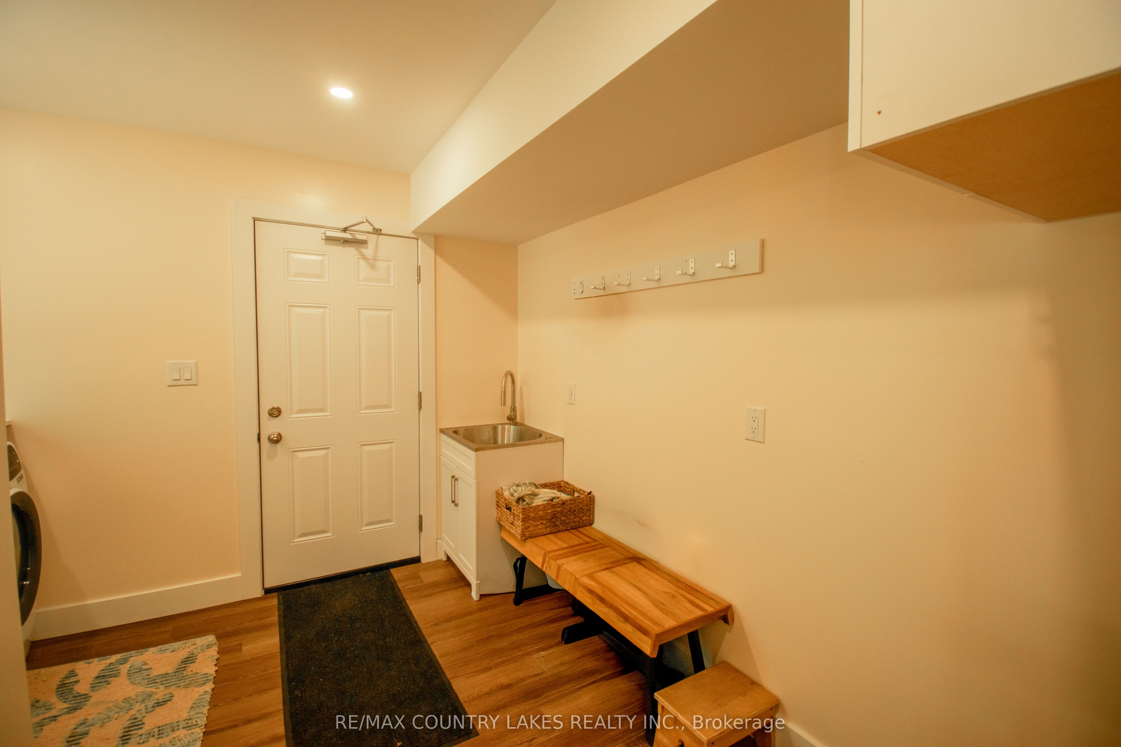 657 13th Line S Property Photo 17