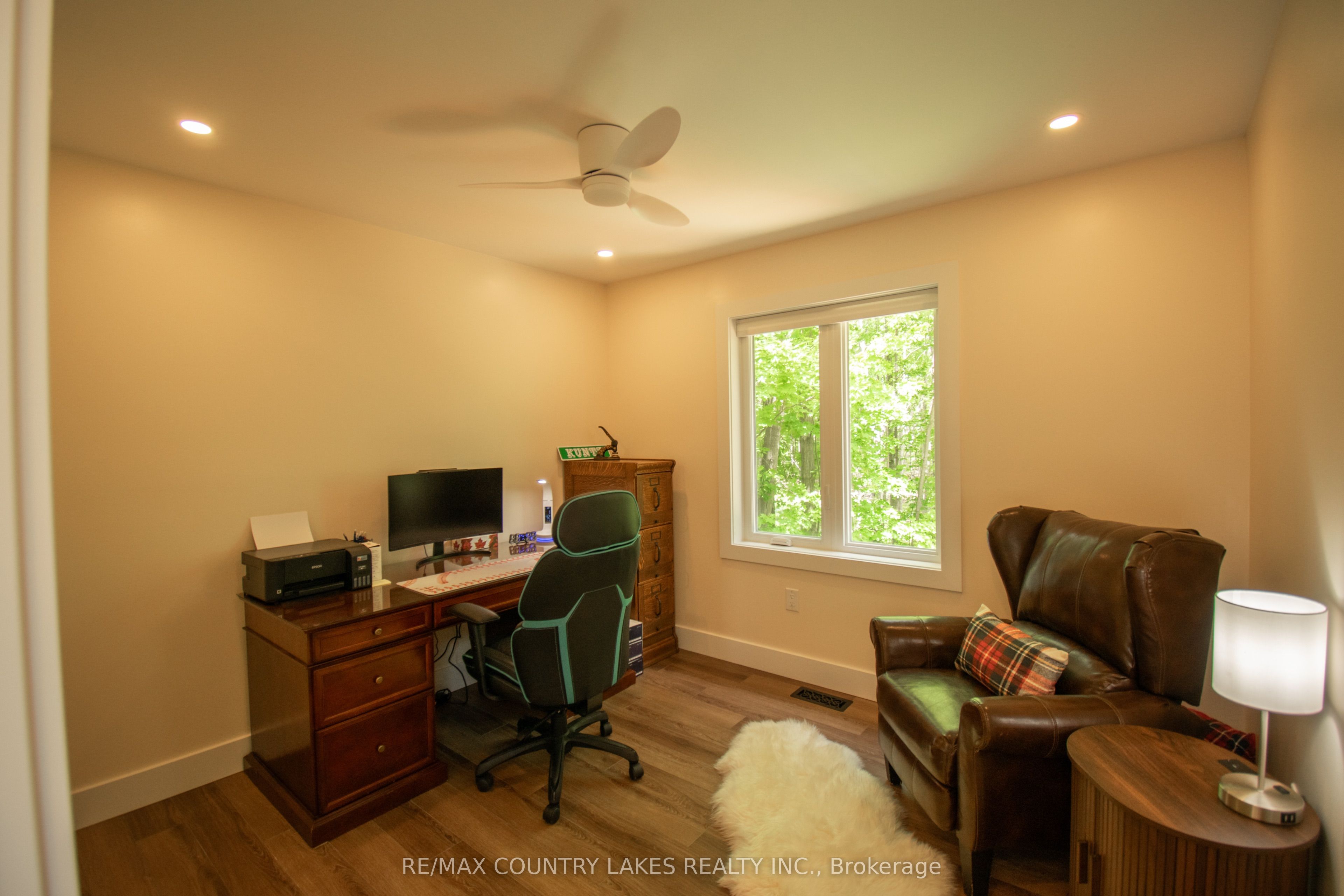 657 13th Line S Property Photo 26