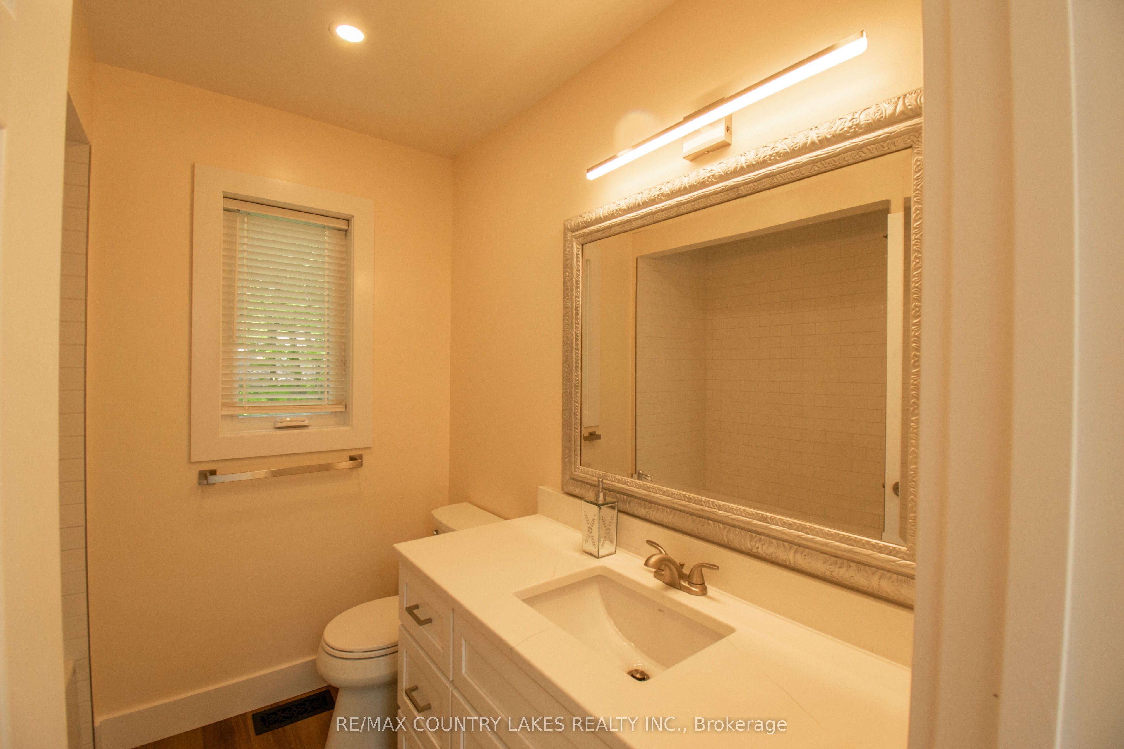 657 13th Line S Property Photo 28