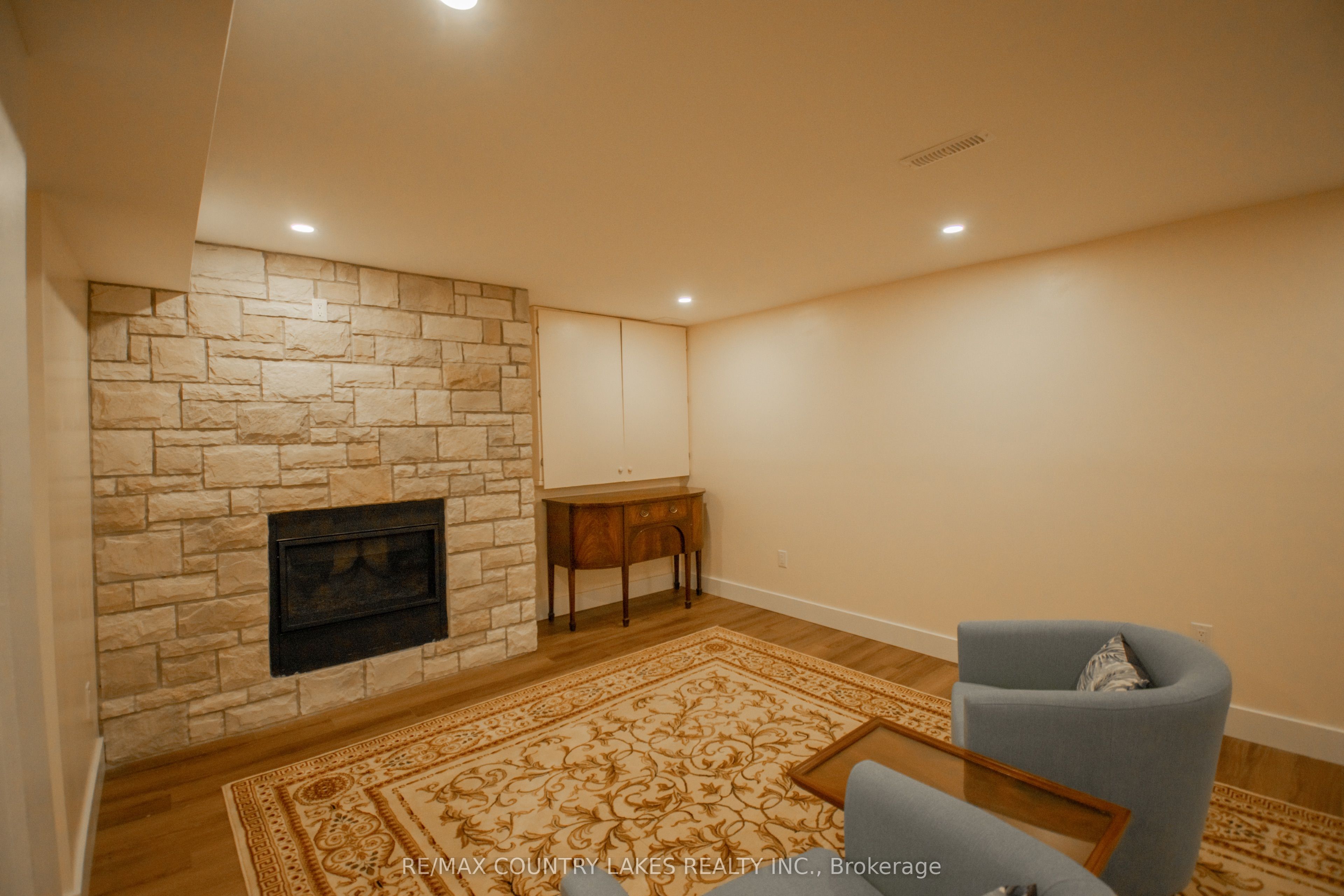 657 13th Line S Property Photo 31