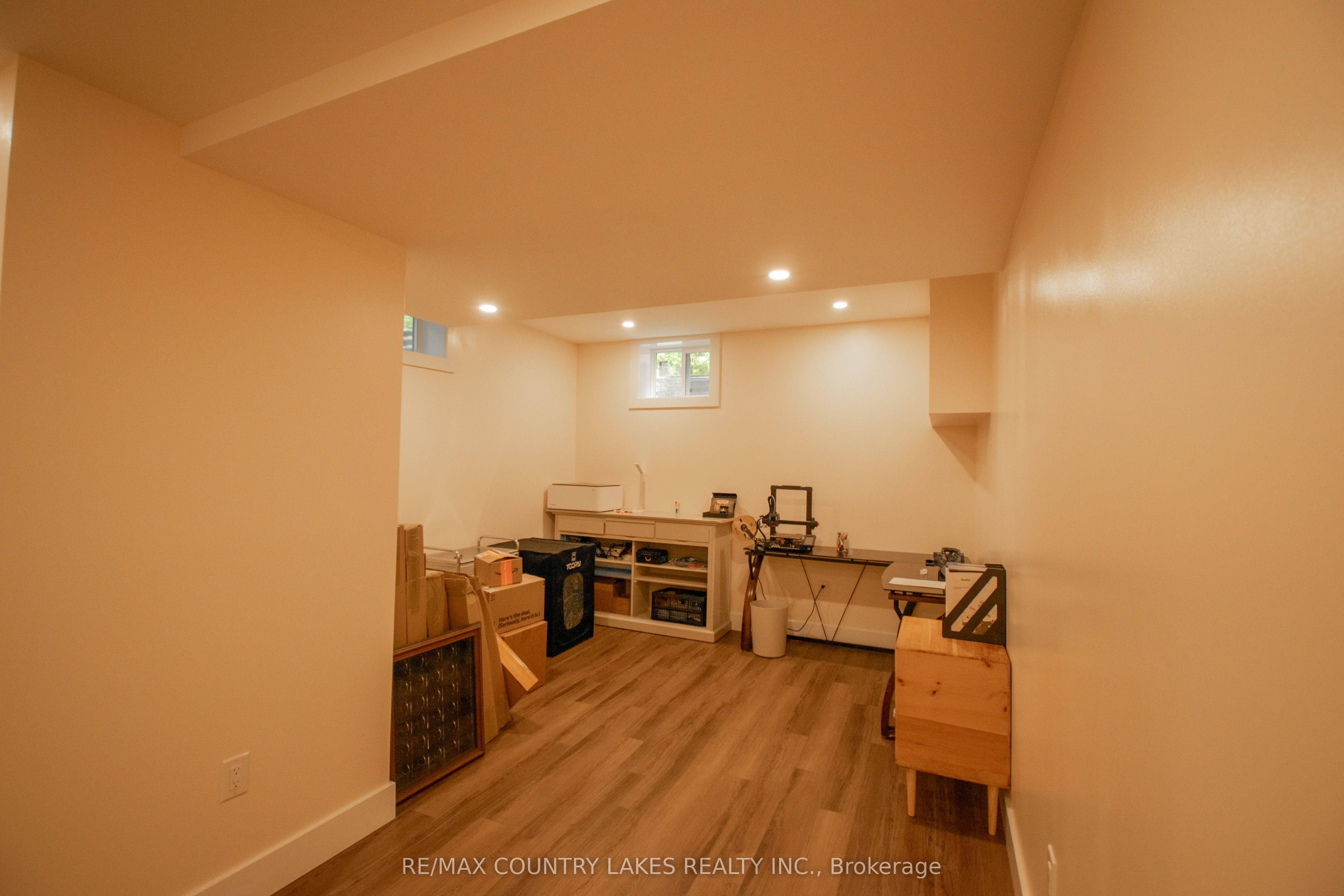 657 13th Line S Property Photo 35