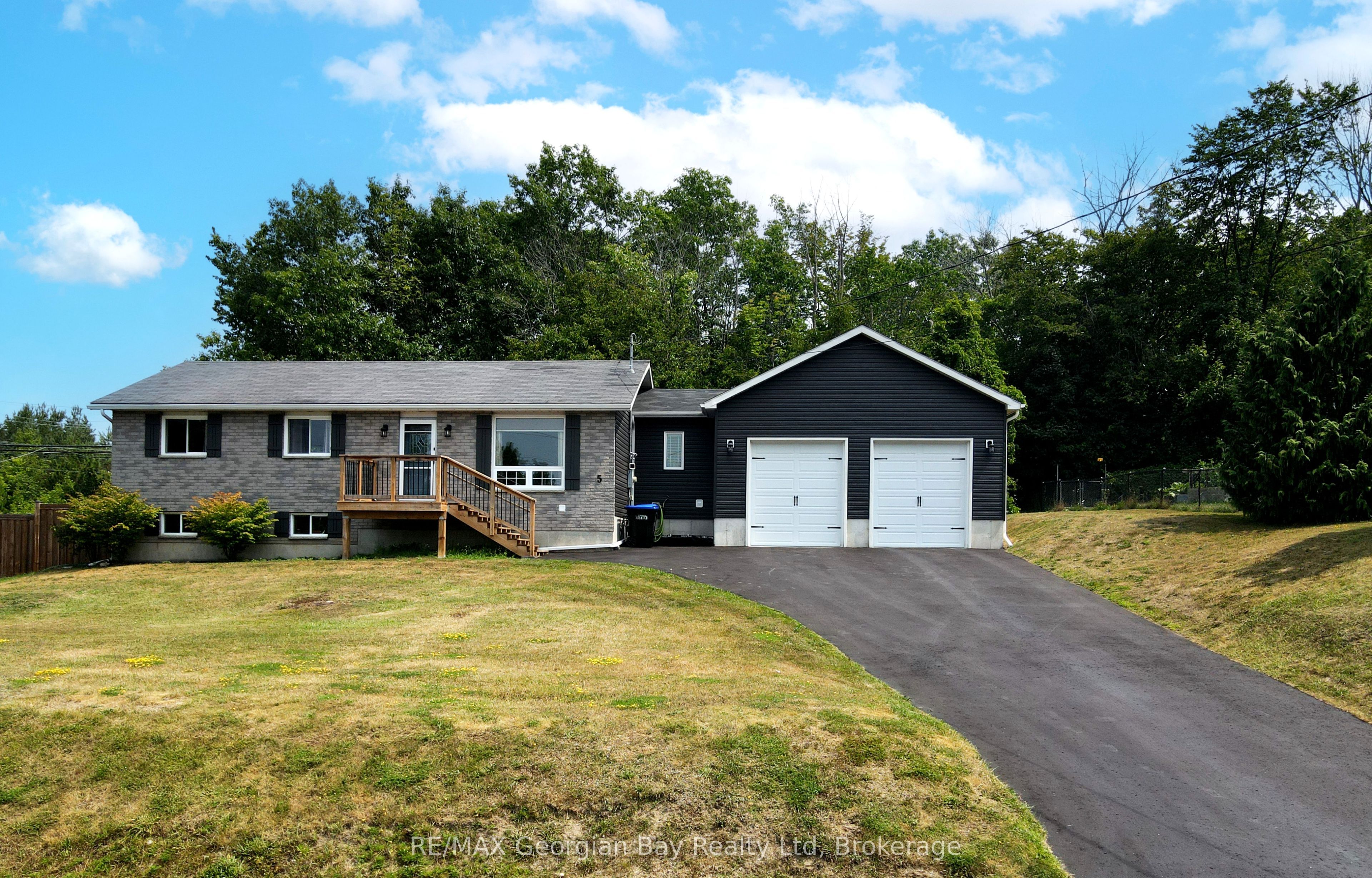 5 Easton Avenue Property Photo 1