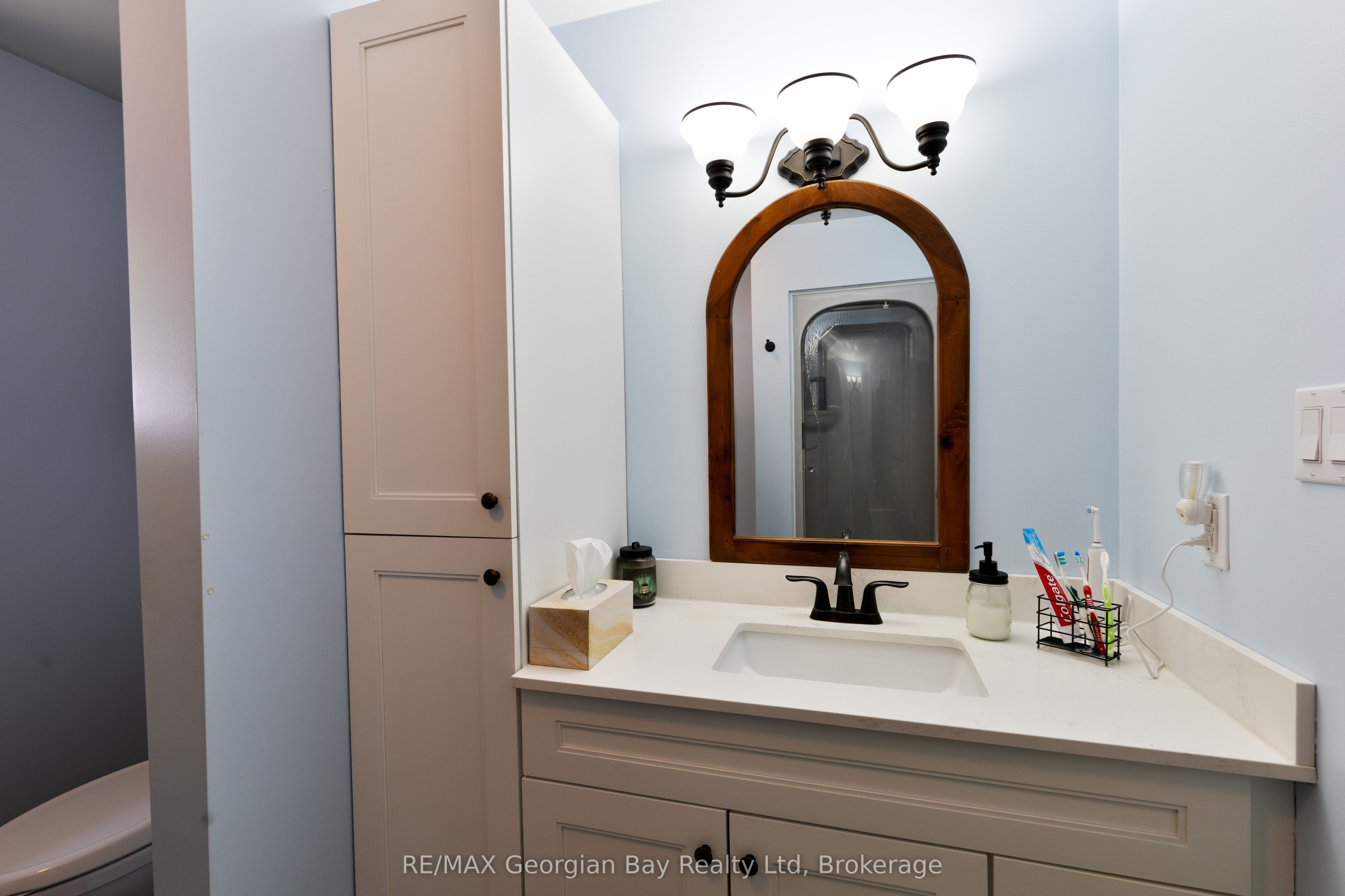 5 Easton Avenue Property Photo 16
