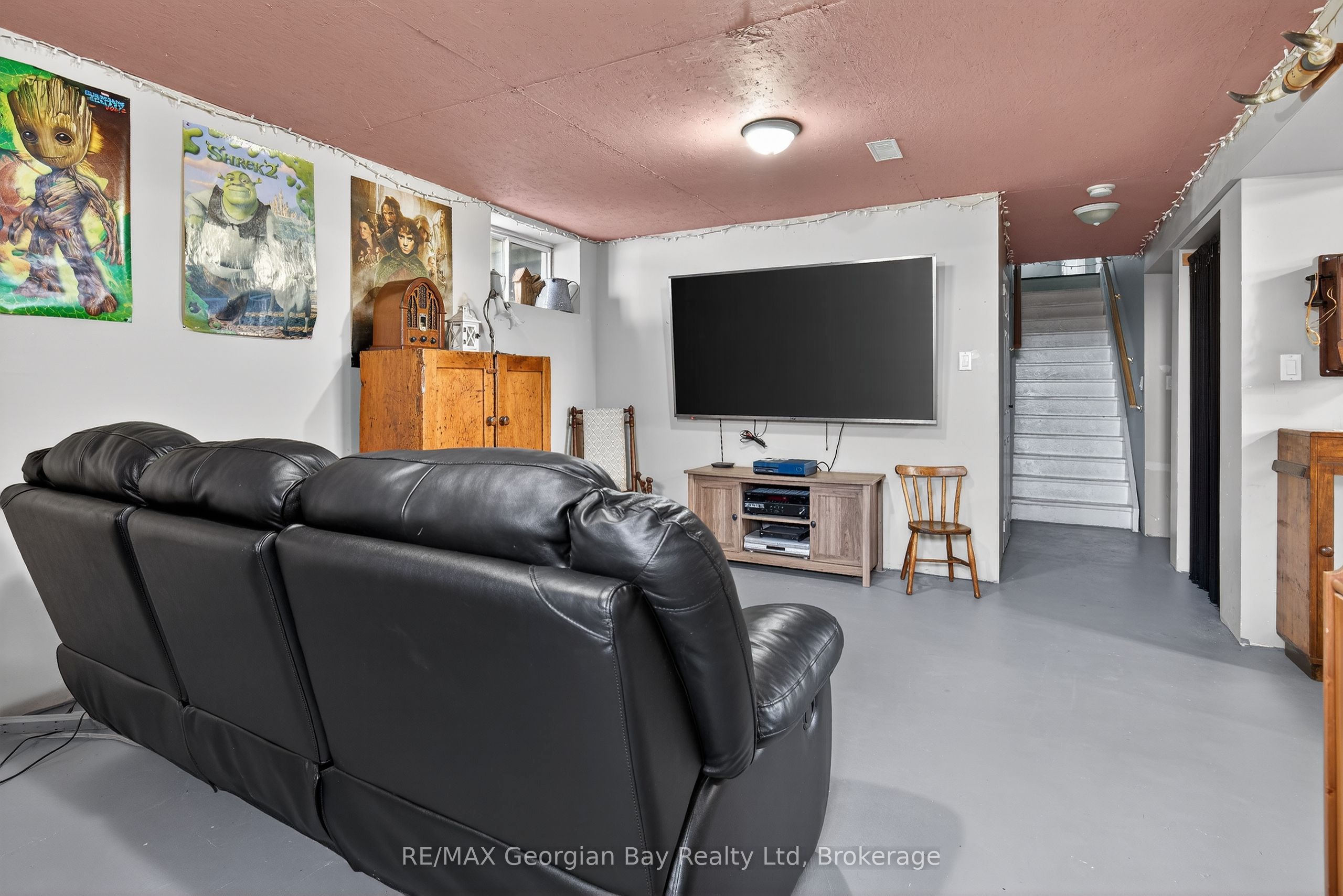 5 Easton Avenue Property Photo 18