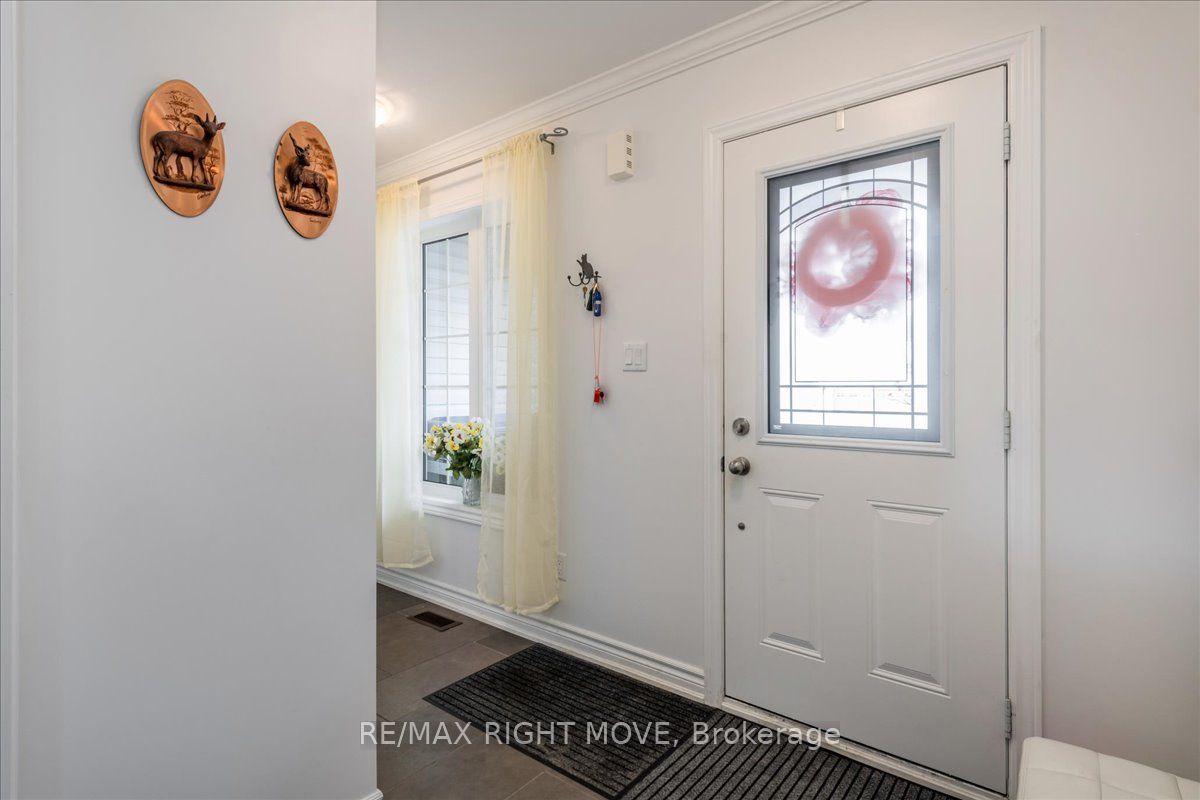 1 Sinclair Crescent Property Photo 2