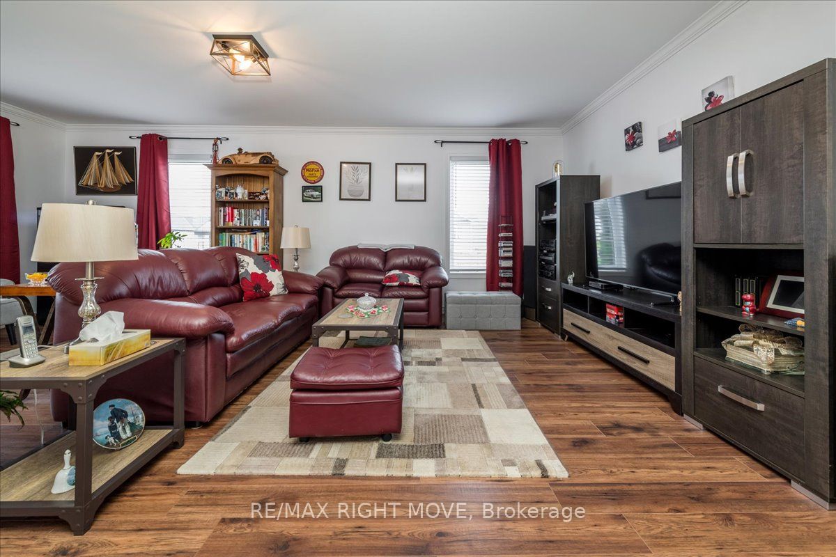 1 Sinclair Crescent Property Photo 5