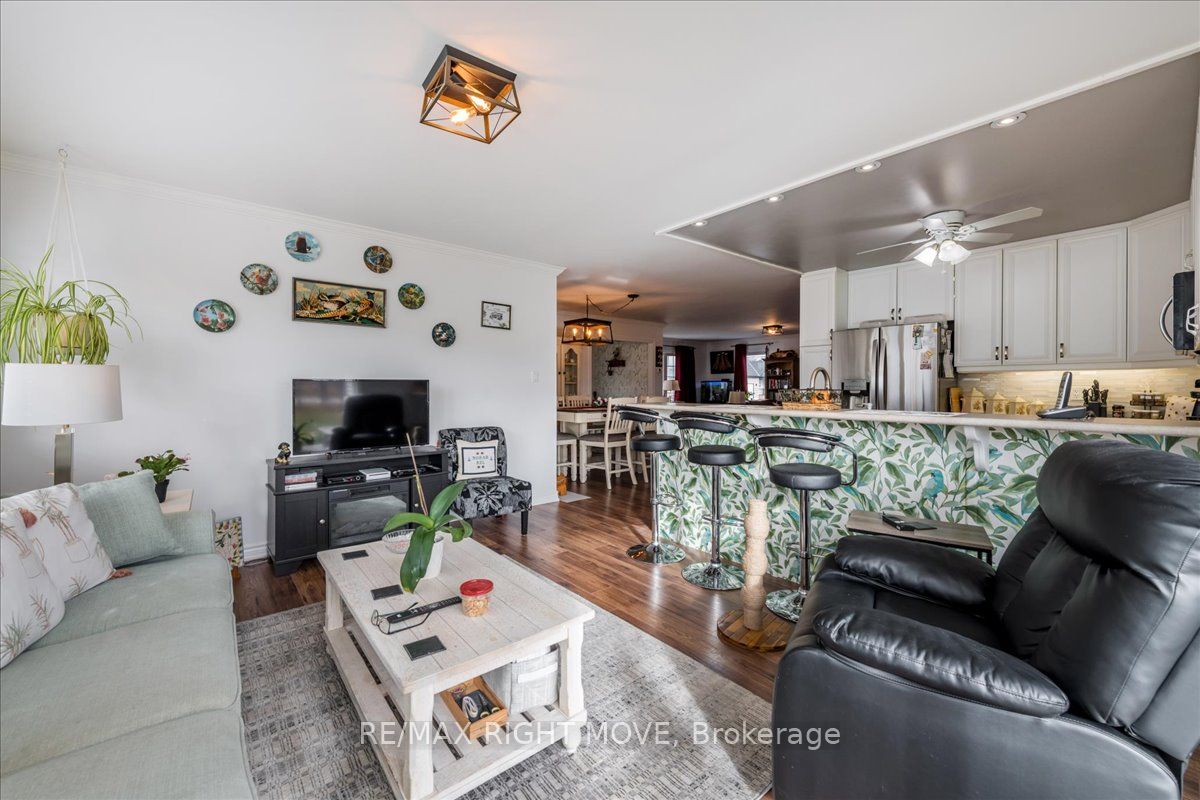 1 Sinclair Crescent Property Photo 14