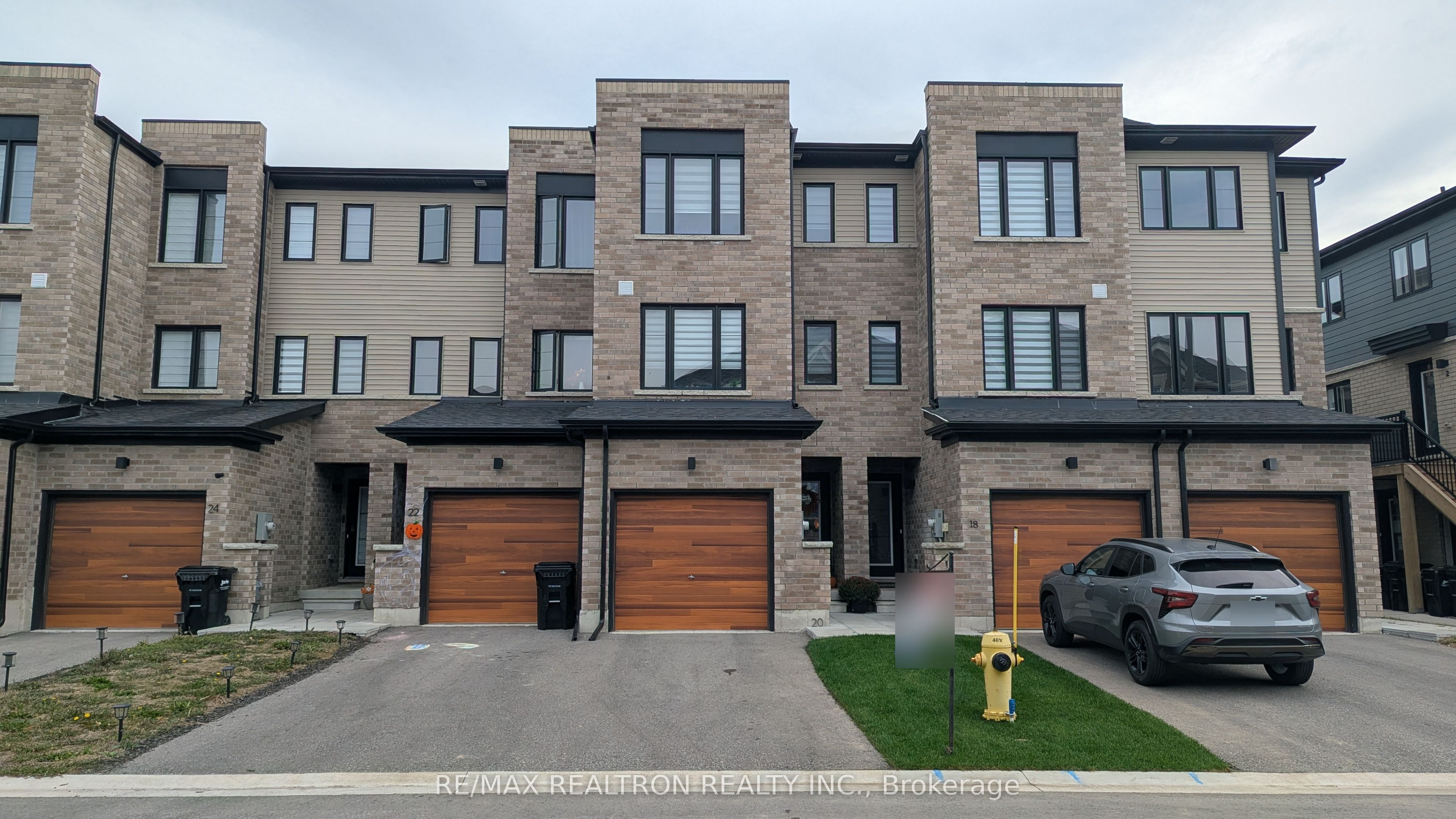 20 Pumpkin Corner Crescent Property Photo 1