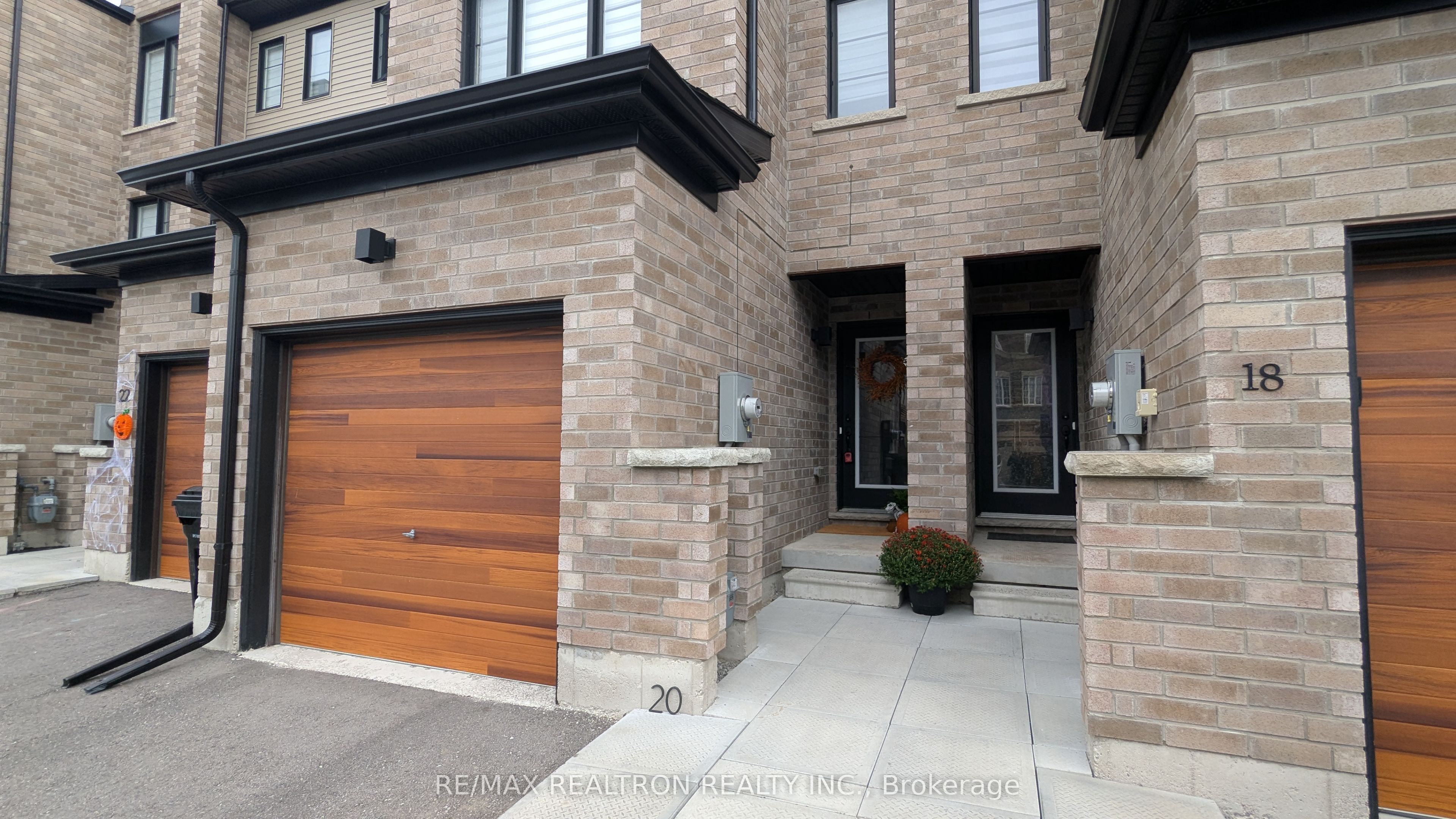 20 Pumpkin Corner Crescent Property Photo 3