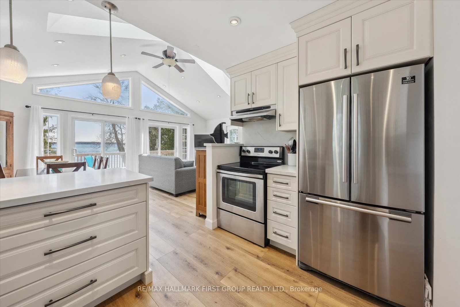 2807 Lakeside Drive Property Photo 12