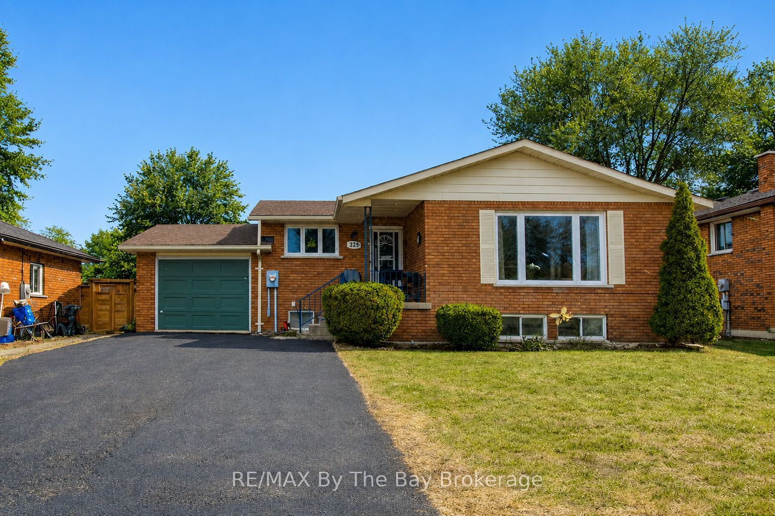 229 Datas Drive E Property Photo 3
