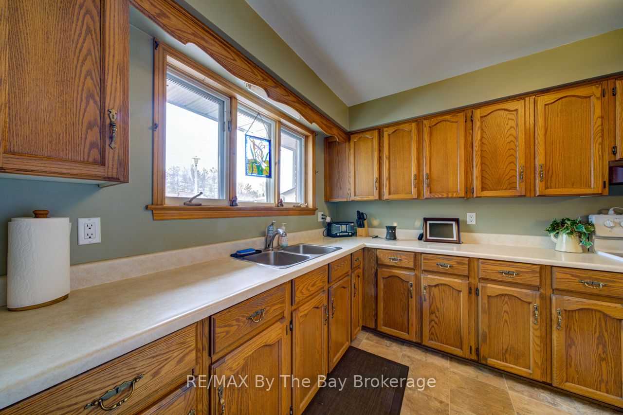 229 Datas Drive E Property Photo 4