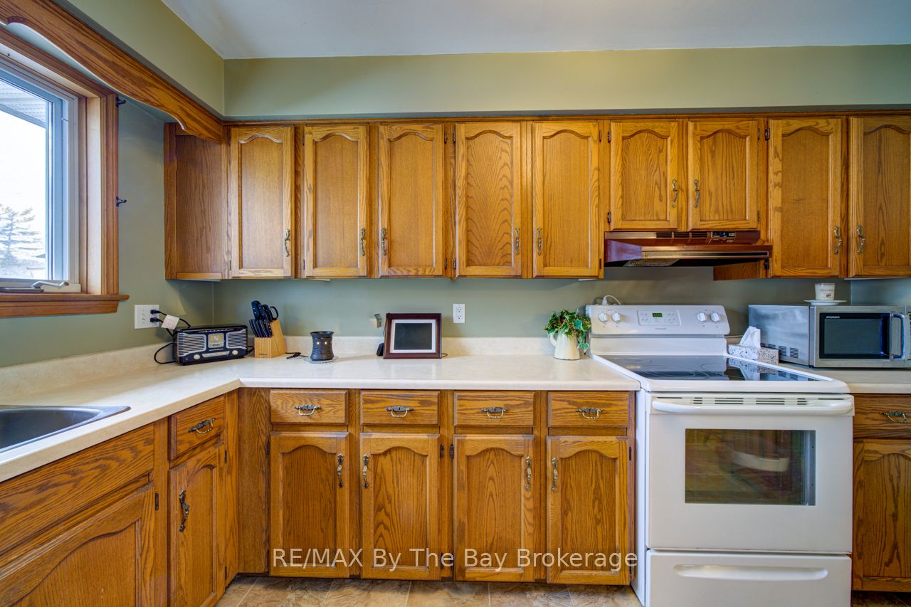 229 Datas Drive E Property Photo 8