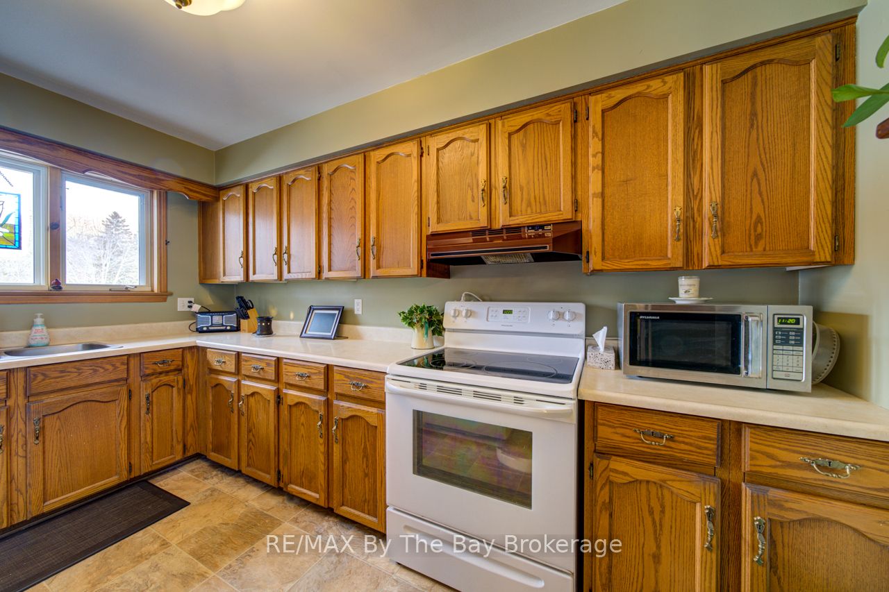 229 Datas Drive E Property Photo 9