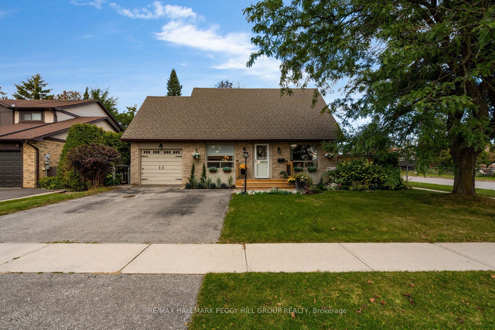 48 Oren Boulevard Property Photo 1