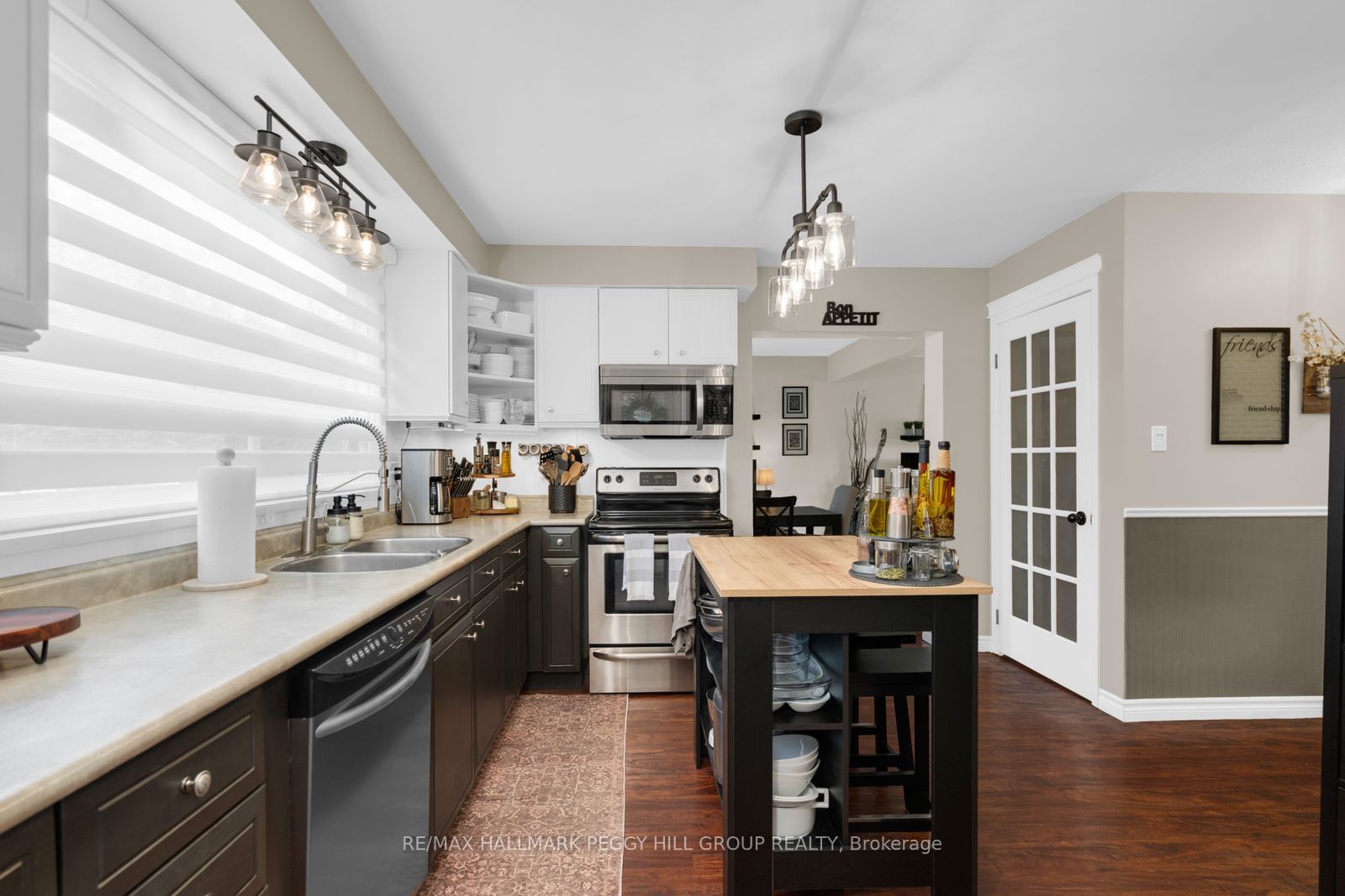 48 Oren Boulevard Property Photo 4