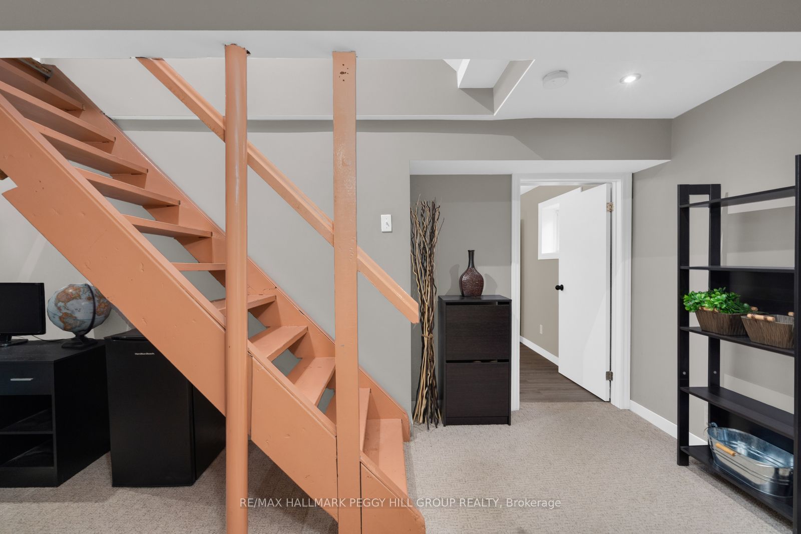 48 Oren Boulevard Property Photo 16