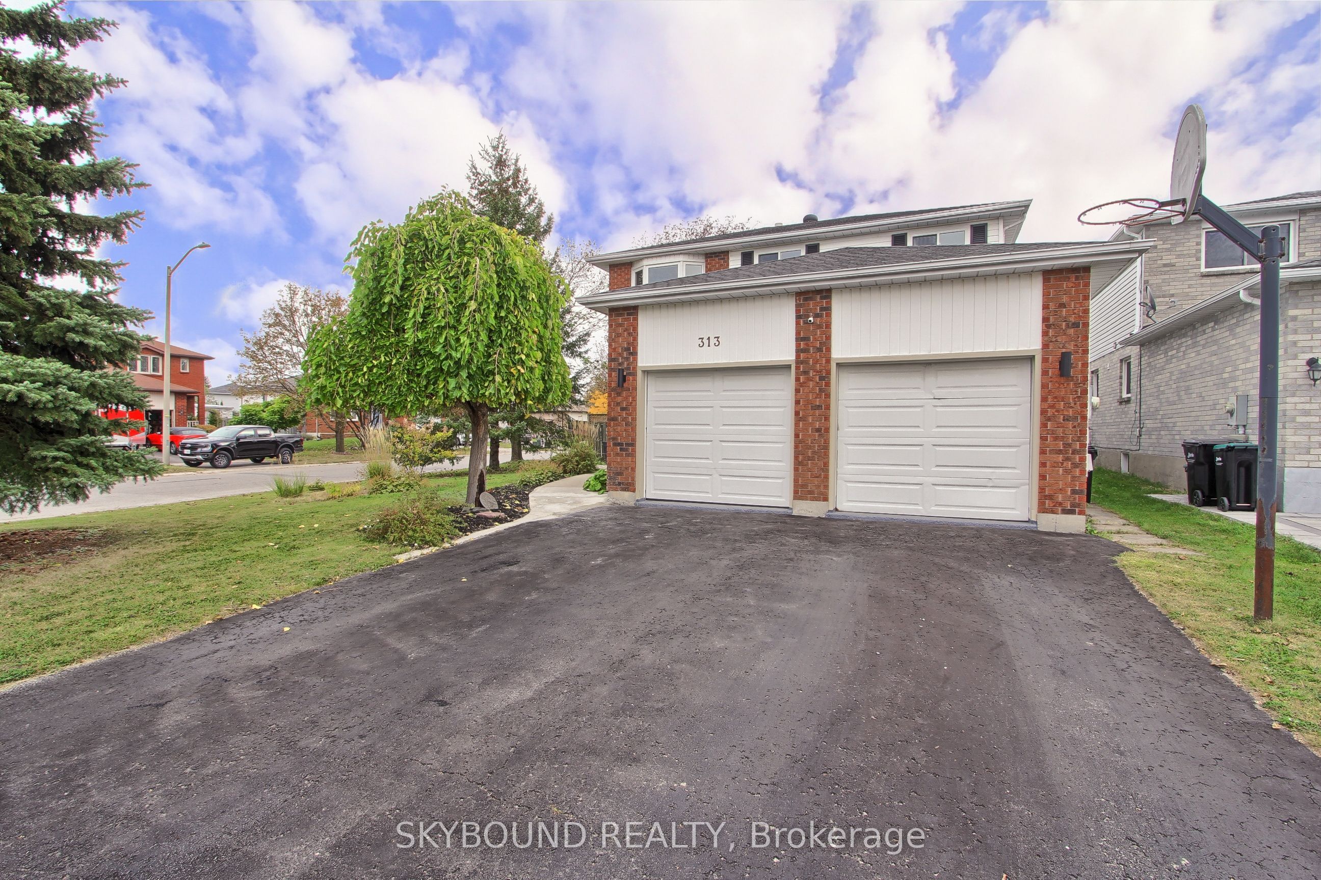 313 Hickling Trail Property Photo 2