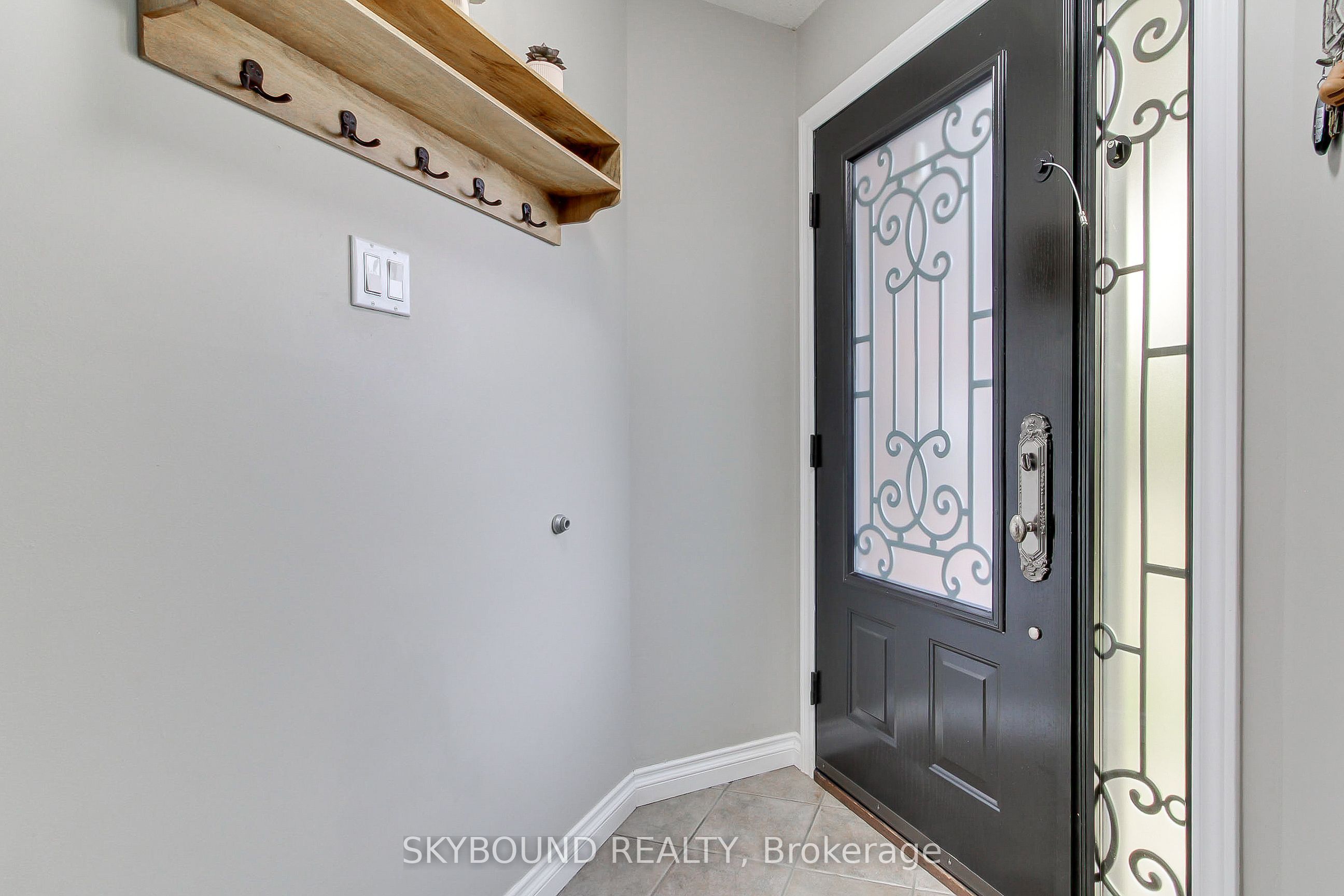 313 Hickling Trail Property Photo 5