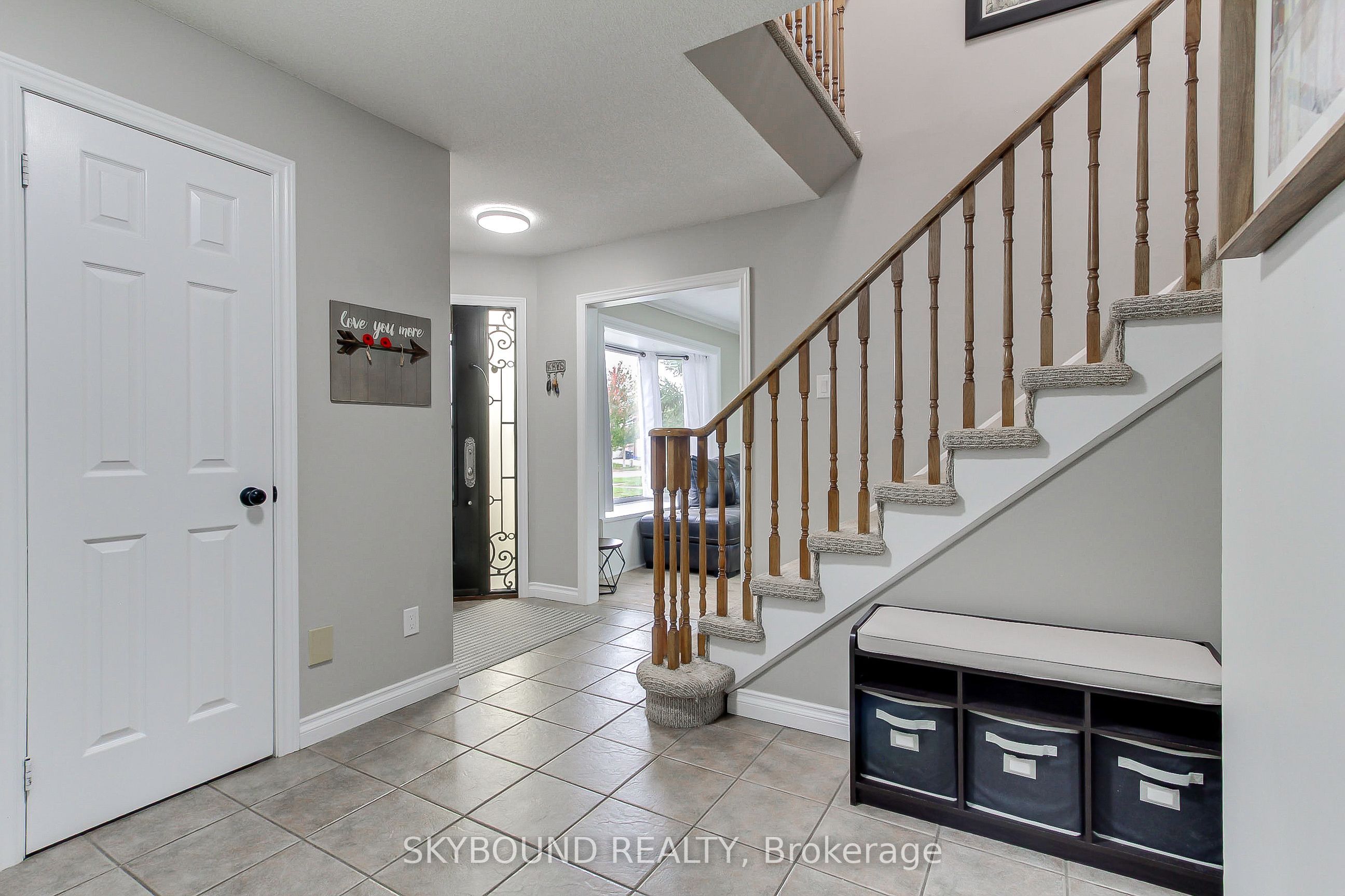 313 Hickling Trail Property Photo 6