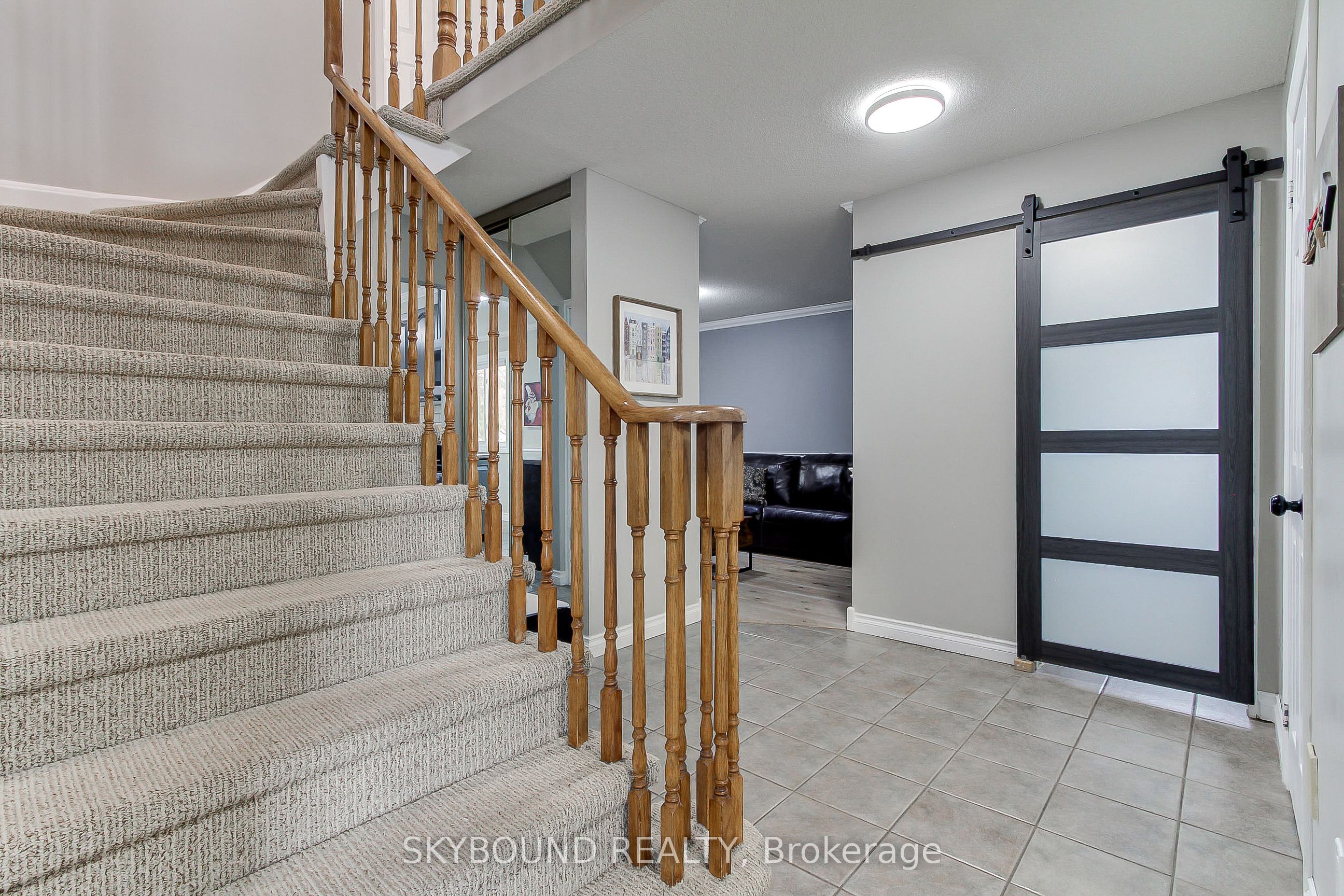 313 Hickling Trail Property Photo 8
