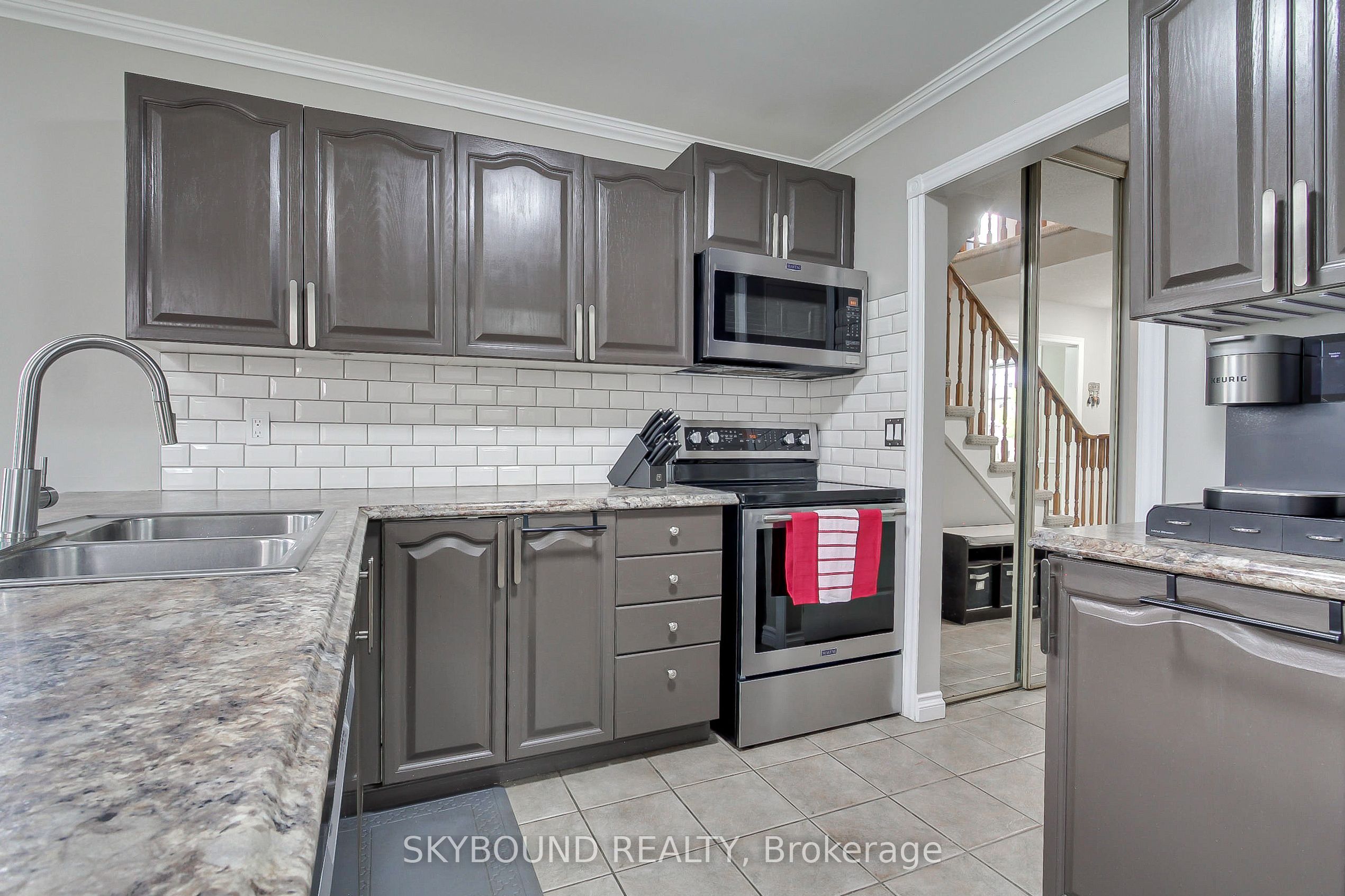313 Hickling Trail Property Photo 13