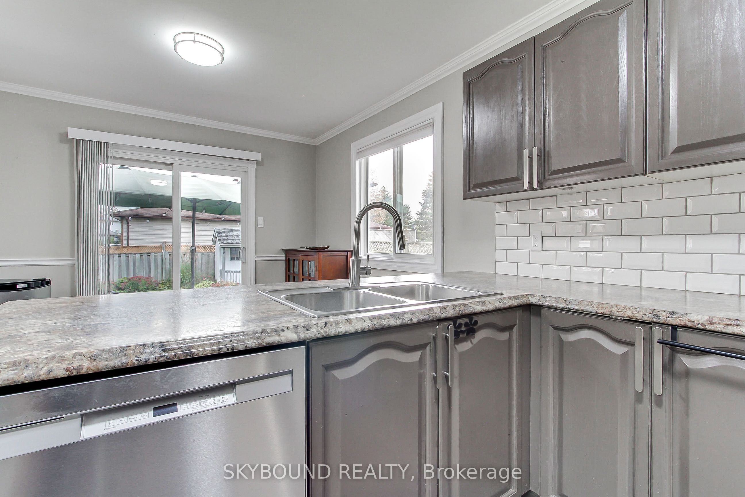 313 Hickling Trail Property Photo 14