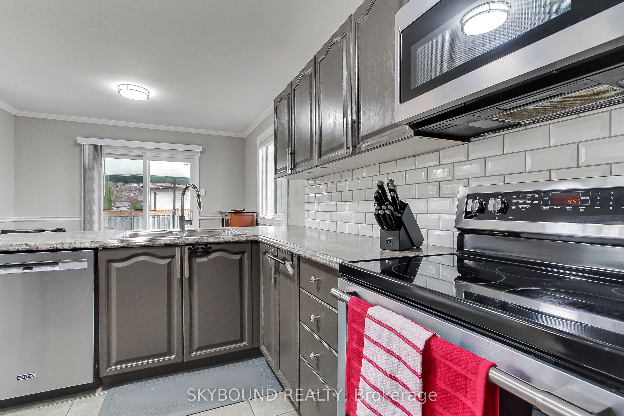 313 Hickling Trail Property Photo 15