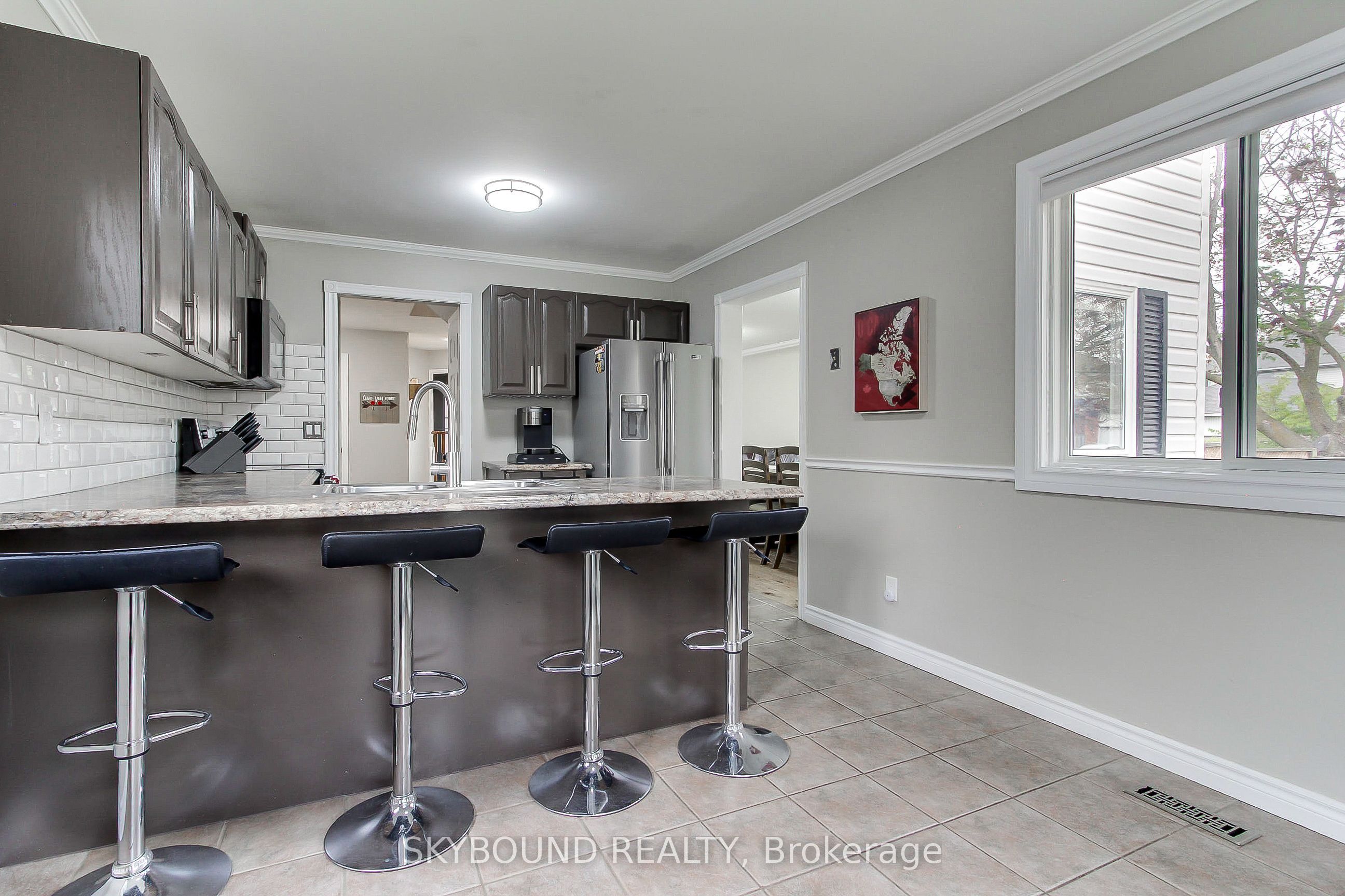 313 Hickling Trail Property Photo 16