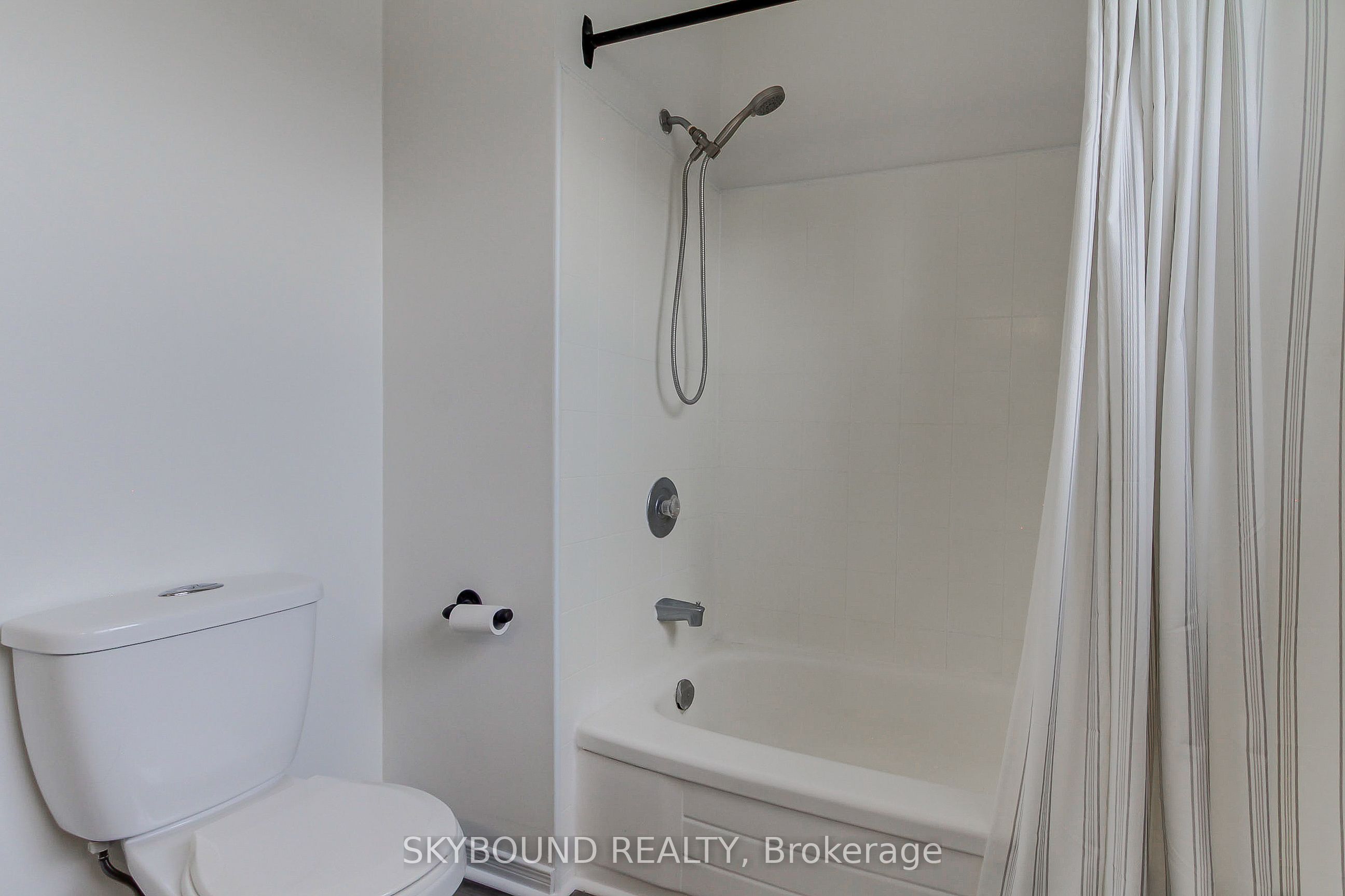 313 Hickling Trail Property Photo 31
