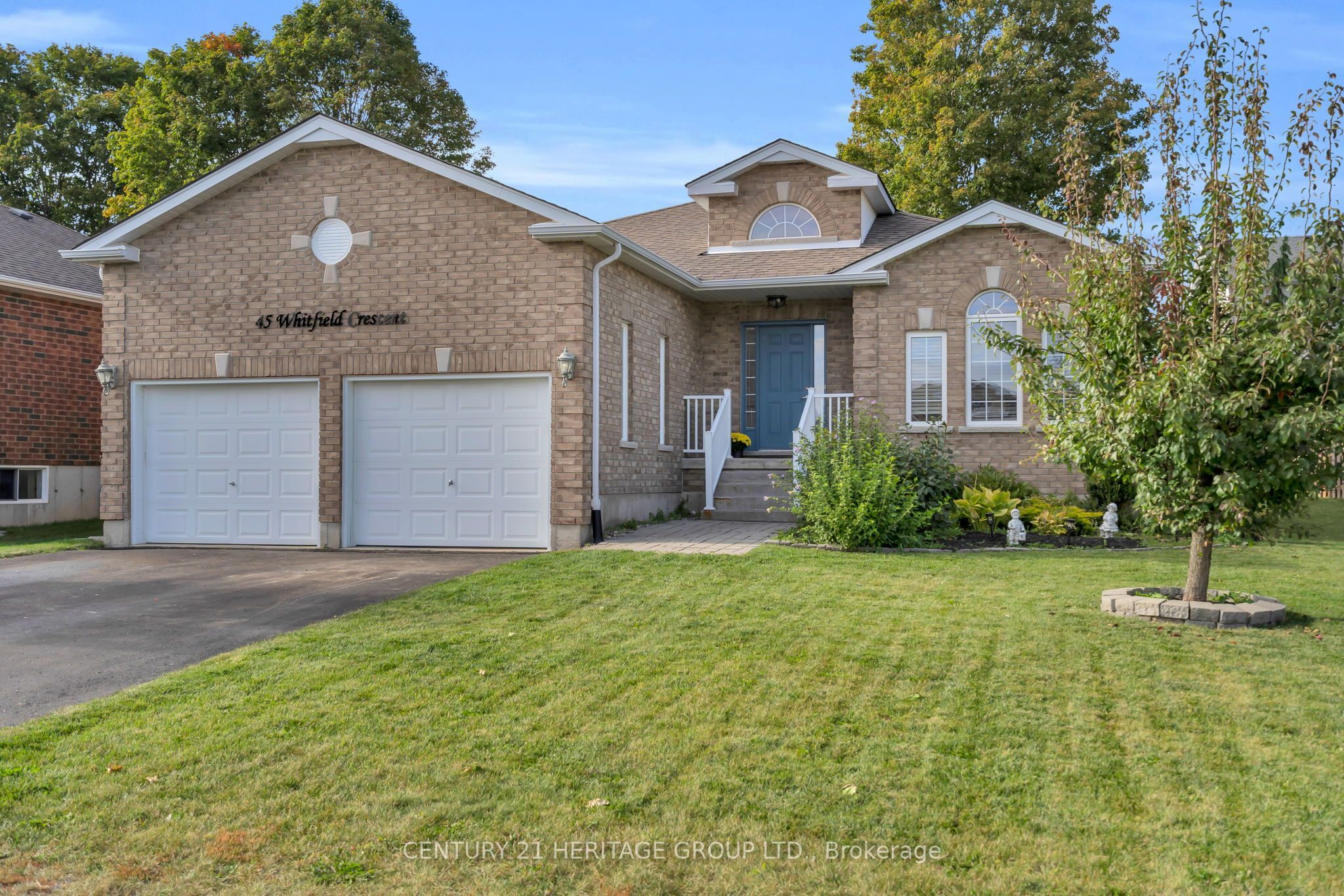 45 Whitfield Crescent Property Photo 2