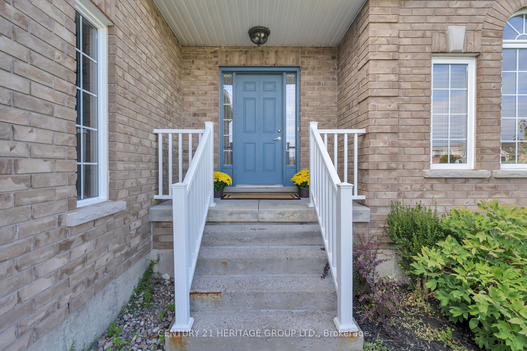 45 Whitfield Crescent Property Photo 4
