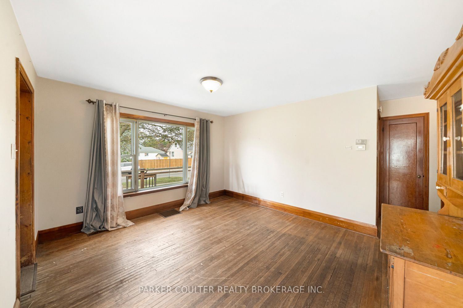 27 Campbell Avenue Property Photo 6