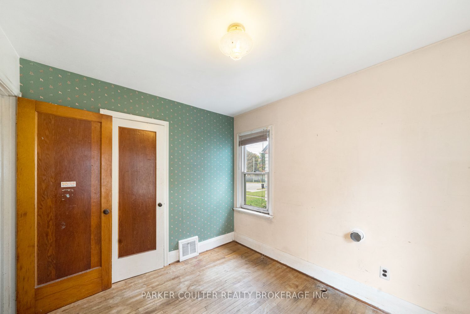 27 Campbell Avenue Property Photo 15