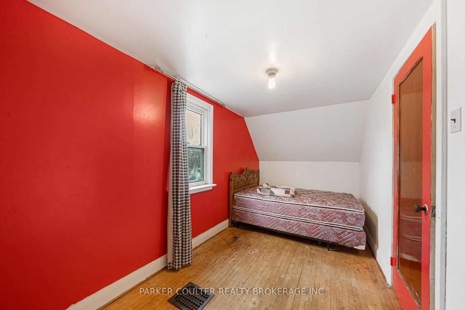 27 Campbell Avenue Property Photo 21