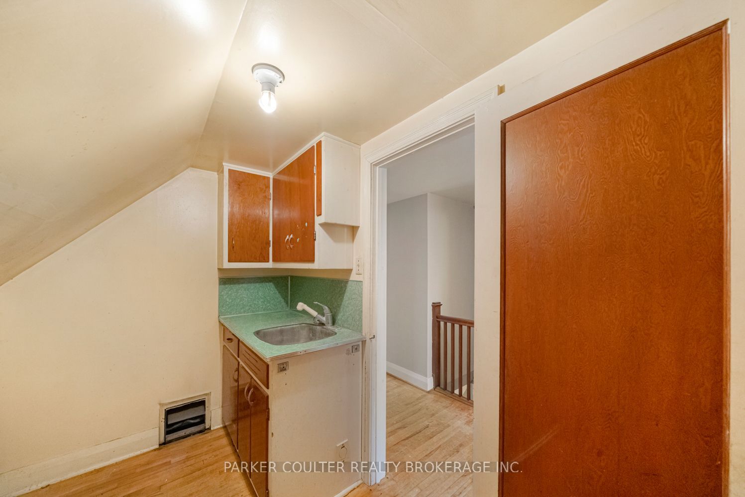 27 Campbell Avenue Property Photo 23