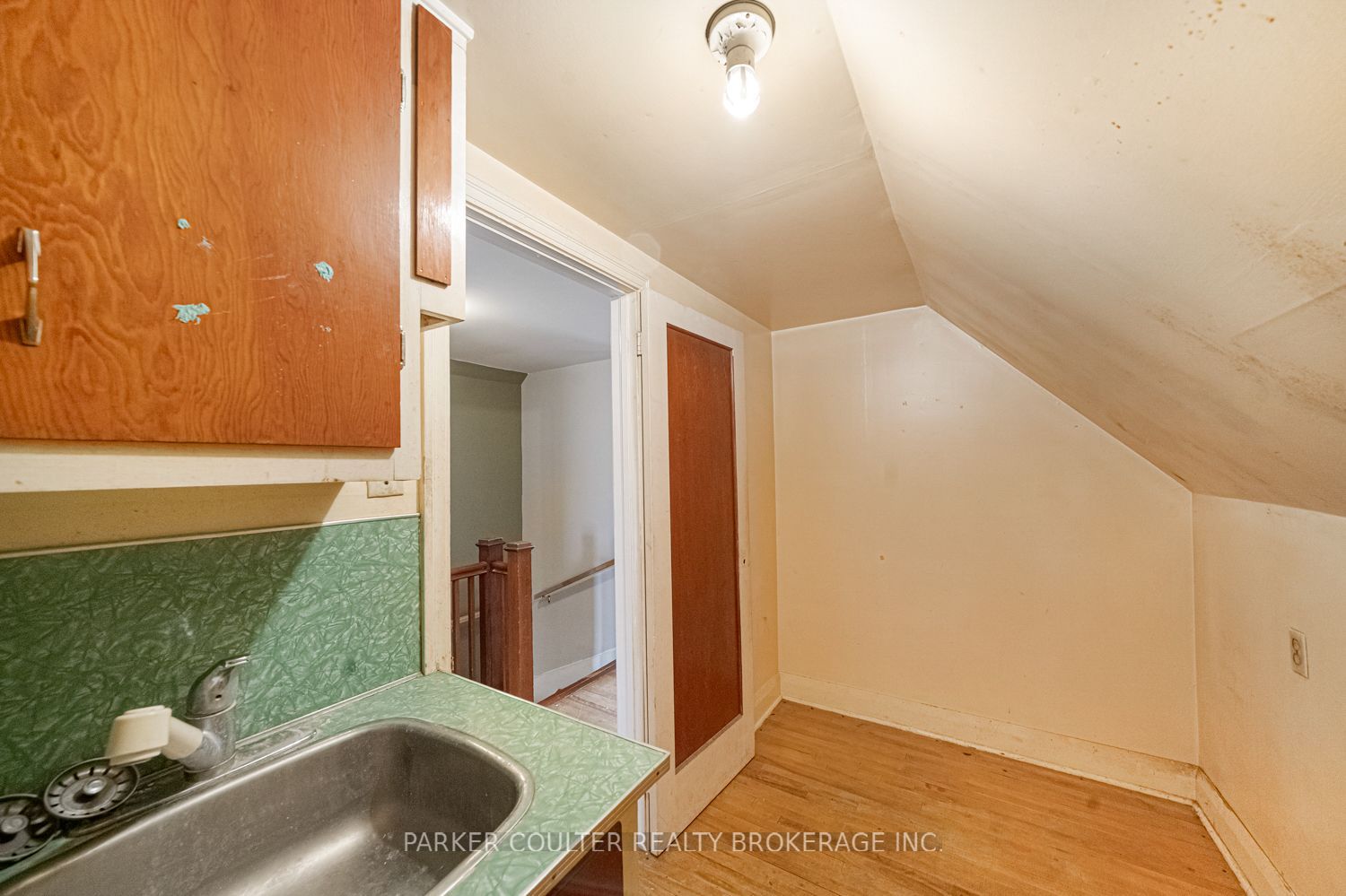 27 Campbell Avenue Property Photo 24