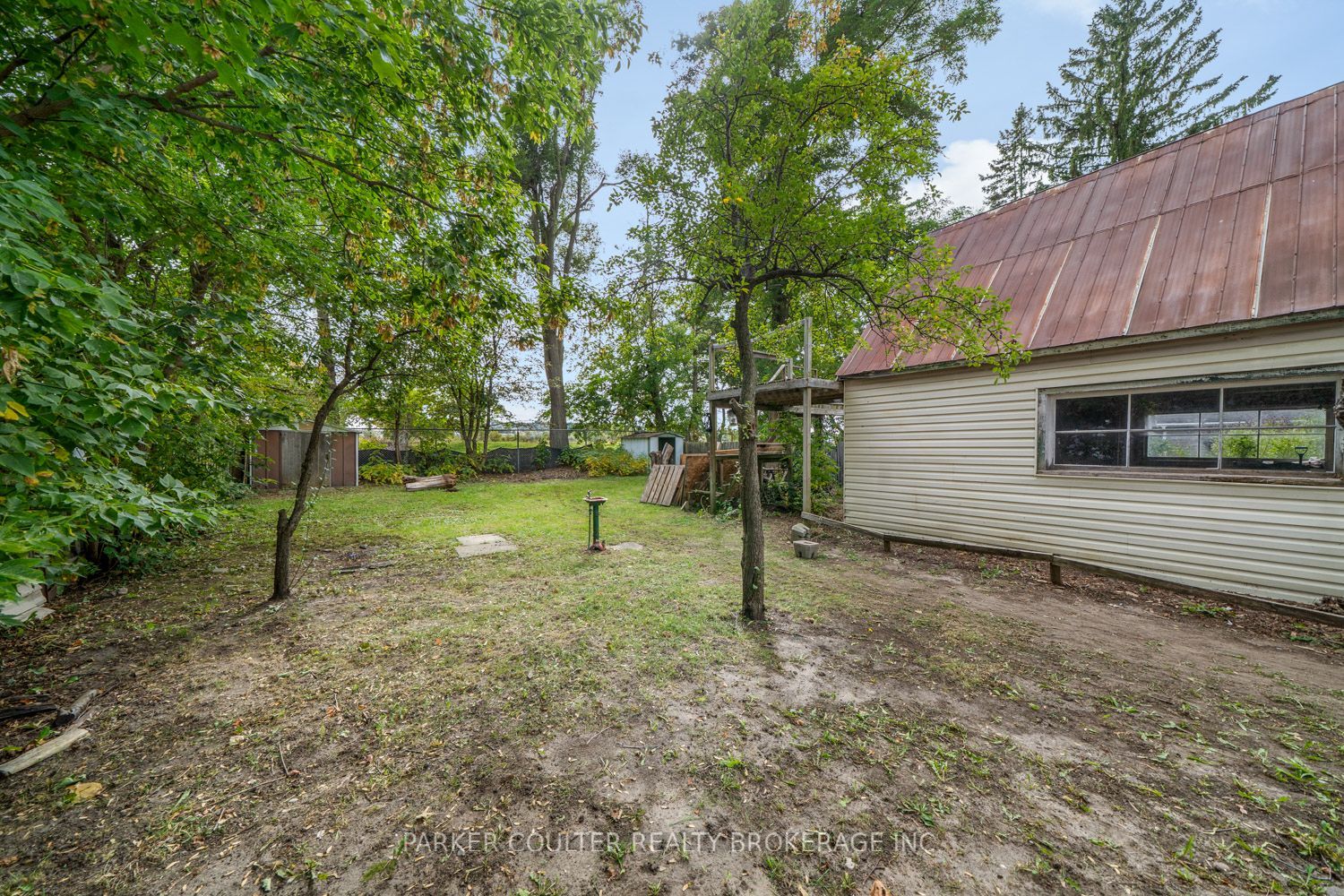 27 Campbell Avenue Property Photo 40