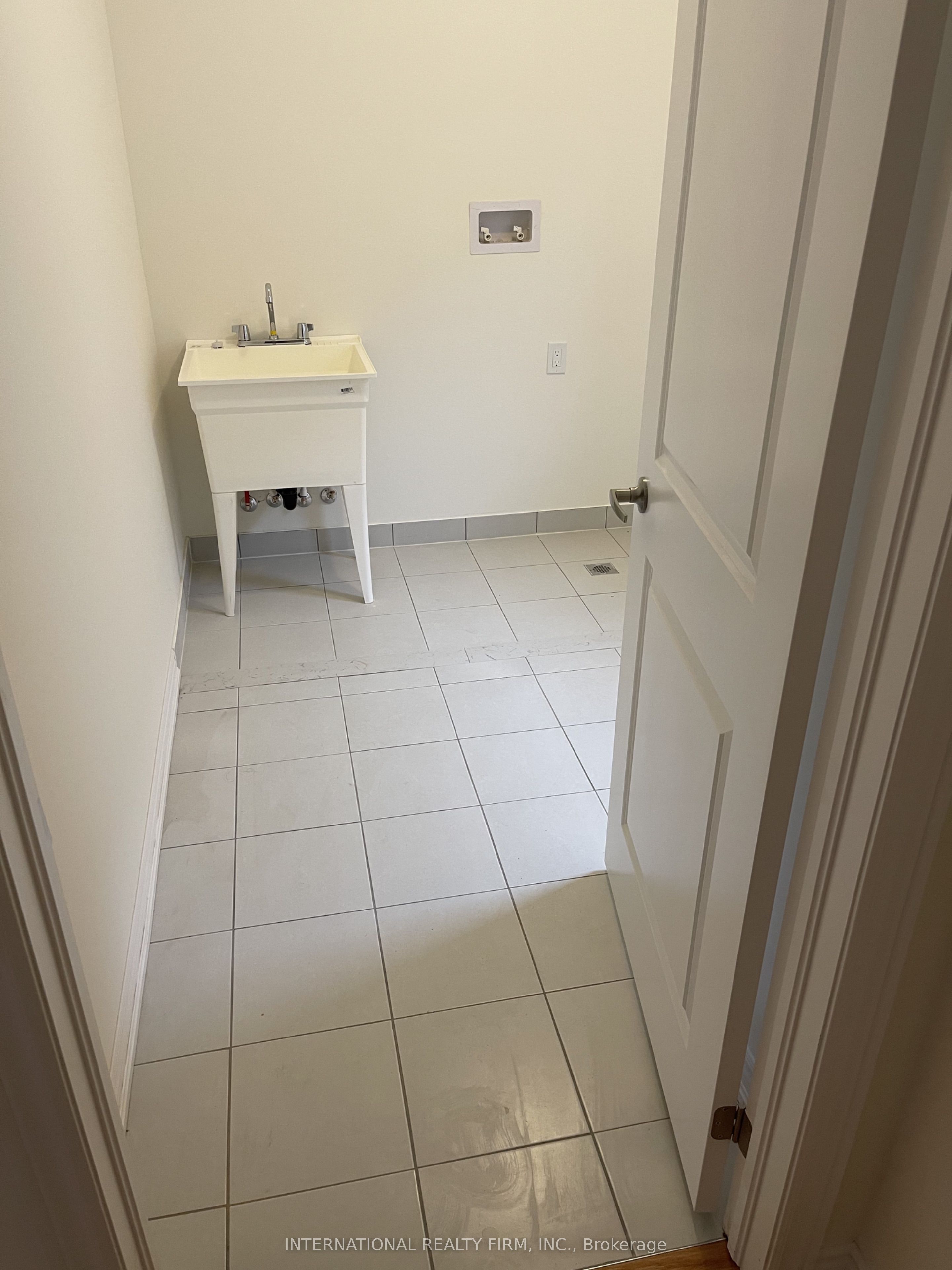 103 Nottingham Road Property Photo 13
